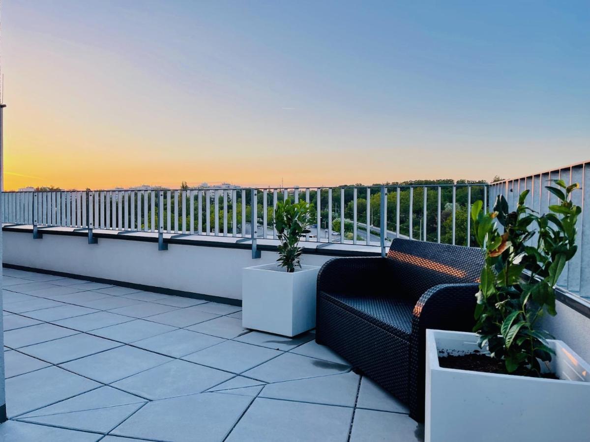Sonnenwohnen Penthouse direkt bei U-Bahn und Therme Wien mit Top Anbindung ins Zentrum