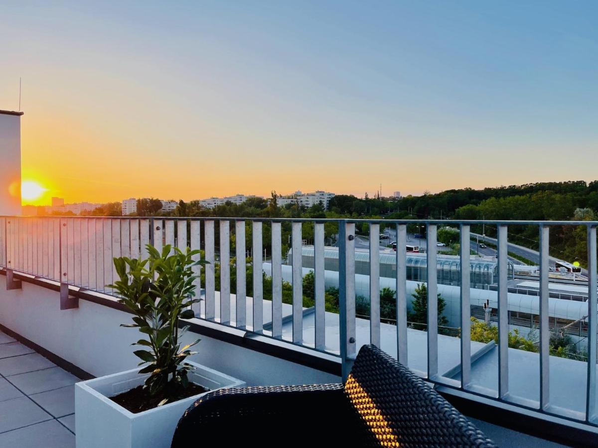Sonnenwohnen Penthouse direkt bei U-Bahn und Therme Wien mit Top Anbindung ins Zentrum