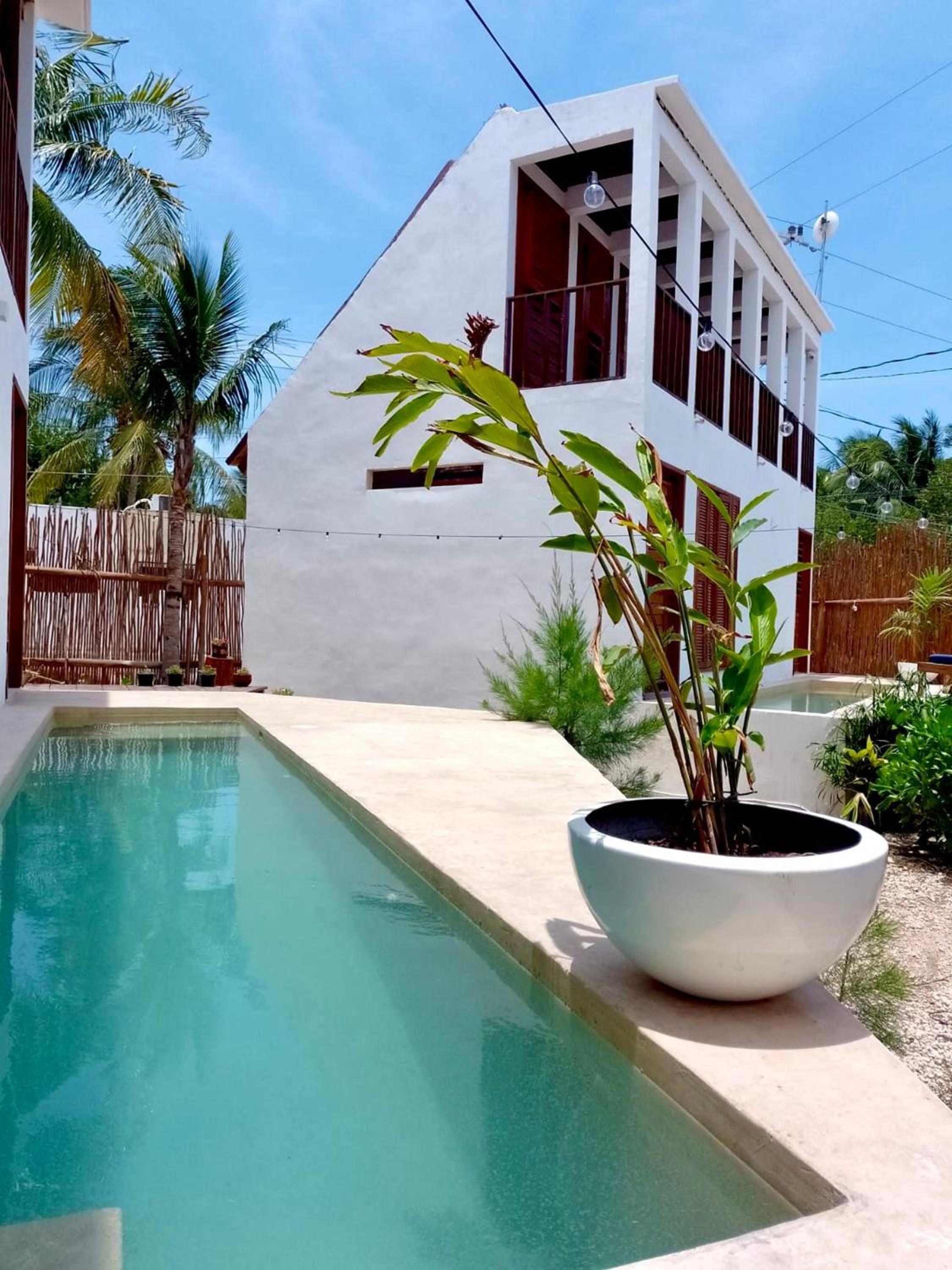 Bungalow Unico En Holbox Con Alberca Privada, En Una Propiedad Que Solo Tiene 3 Ujunidades. B2