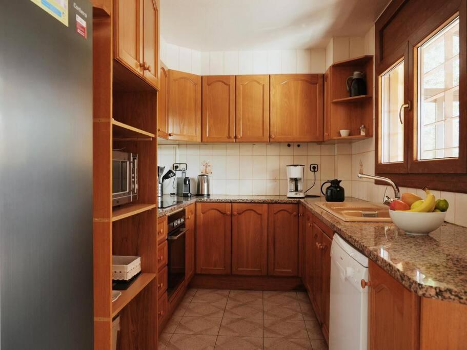 Town villa with swimming pool 10 min from the beach view 5