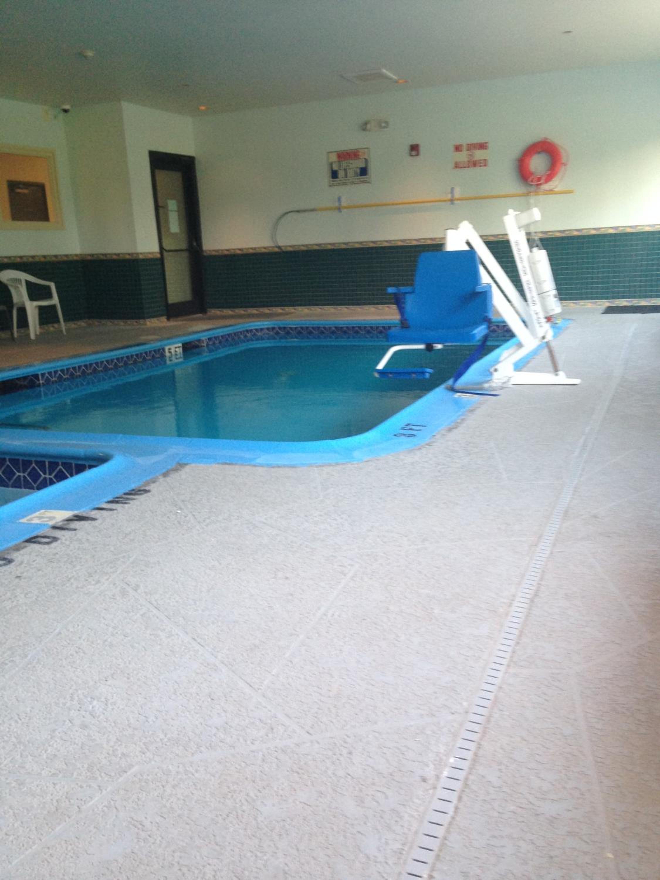 Americas Best Value Inn Somerville Texas - Property Image 4