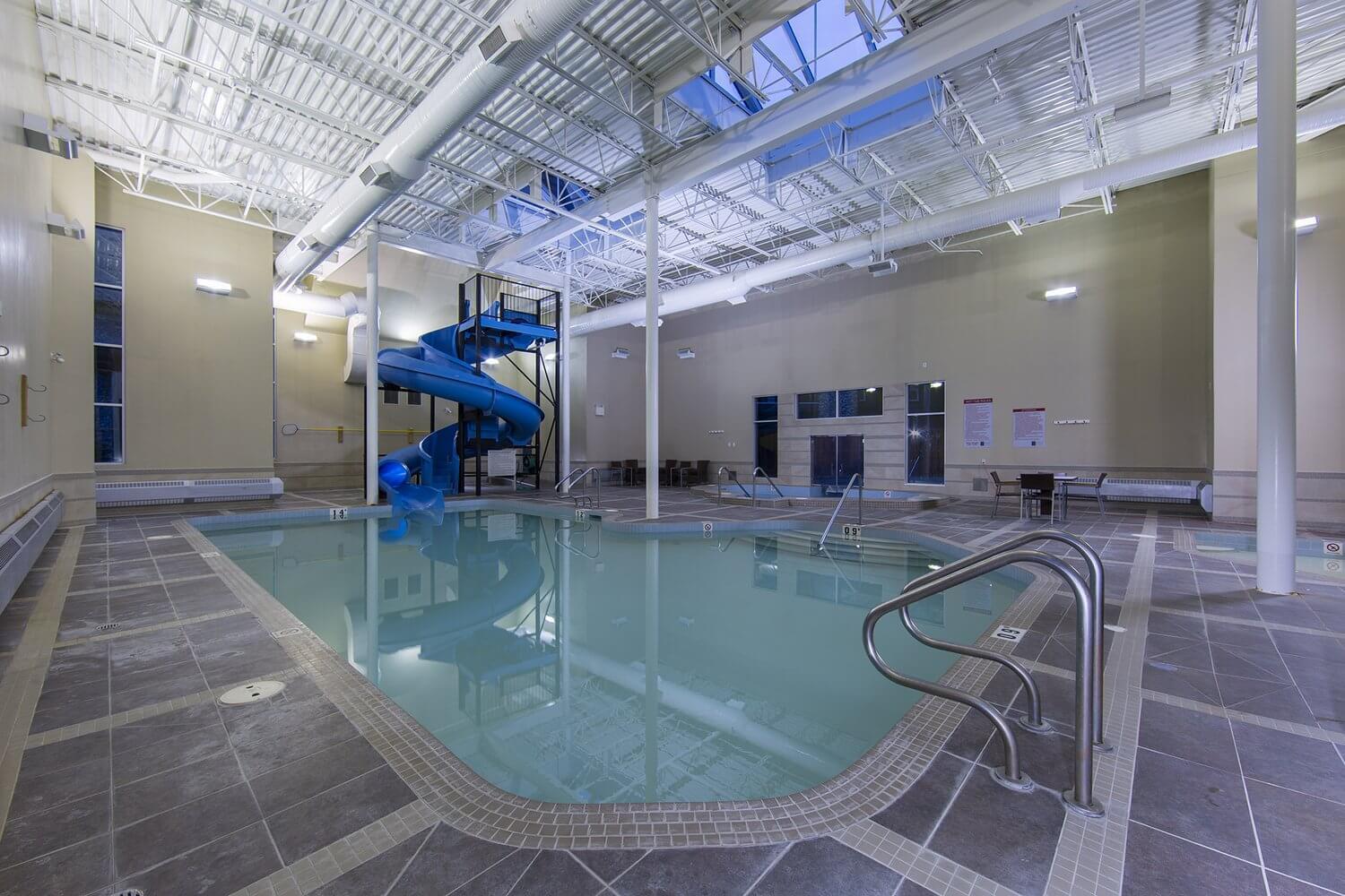 Luxury 2 Bedroom 1Pullout Kitchenette Grand Rockies Resort Hot Tub Pool Mountain View