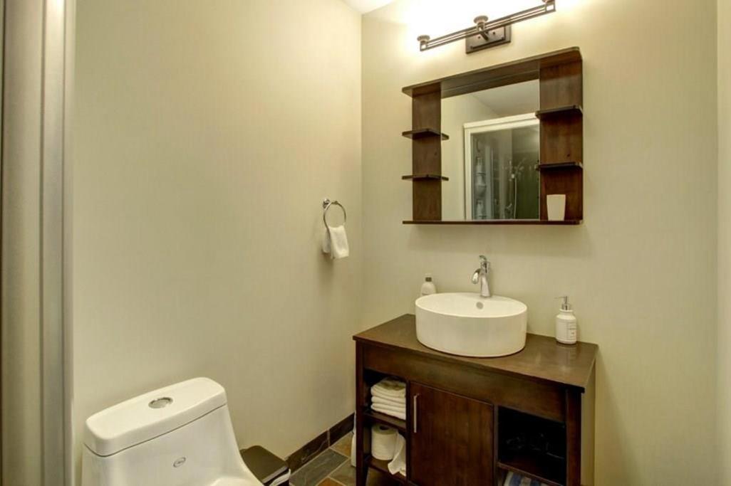 Luxury 2 Bedroom 1Pullout Kitchenette Grand Rockies Resort Hot Tub Pool Mountain View