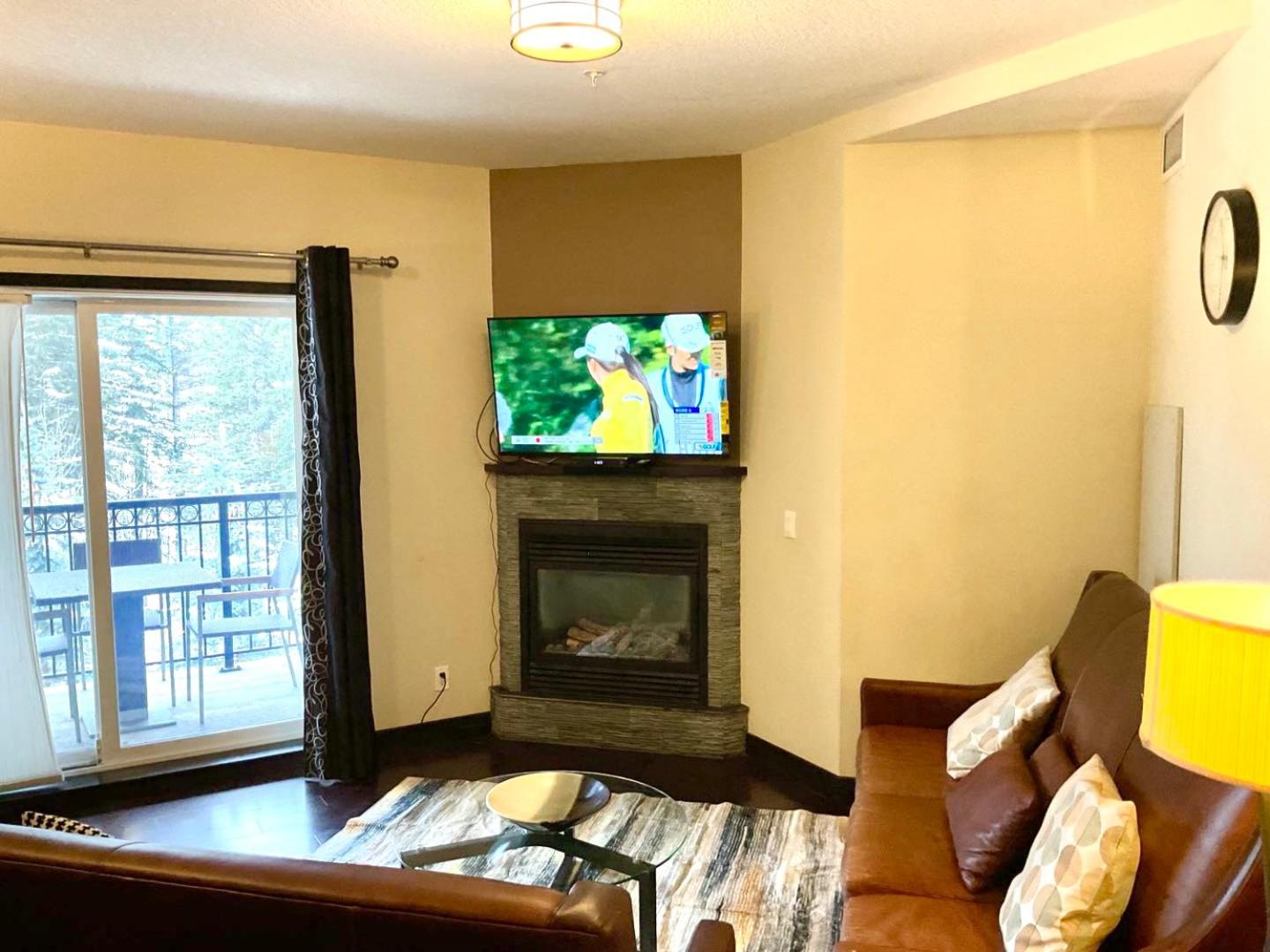Luxury 2 Bedroom 1Pullout Kitchenette Grand Rockies Resort Hot Tub Pool Mountain View