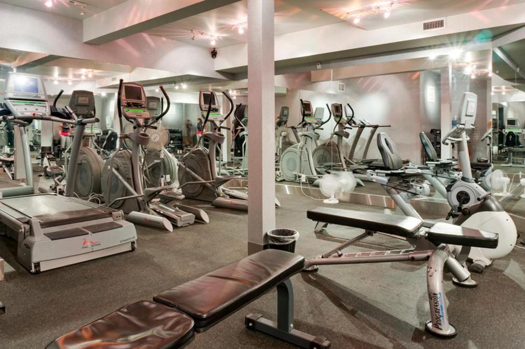 Luxury 2 Bedroom 1Pullout Kitchenette Grand Rockies Resort Hot Tub Pool Mountain View
