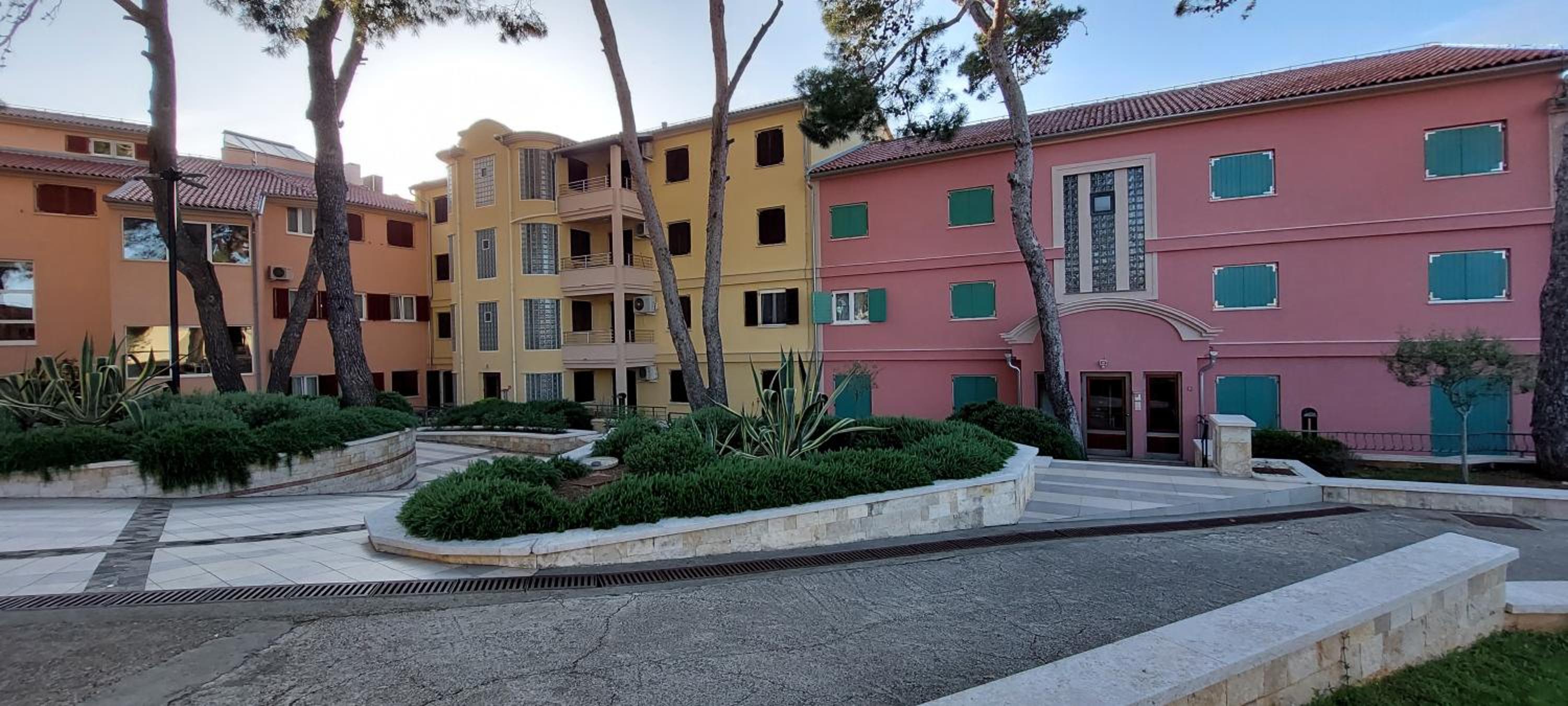 VELO JEDRO Apartmani PUNTA