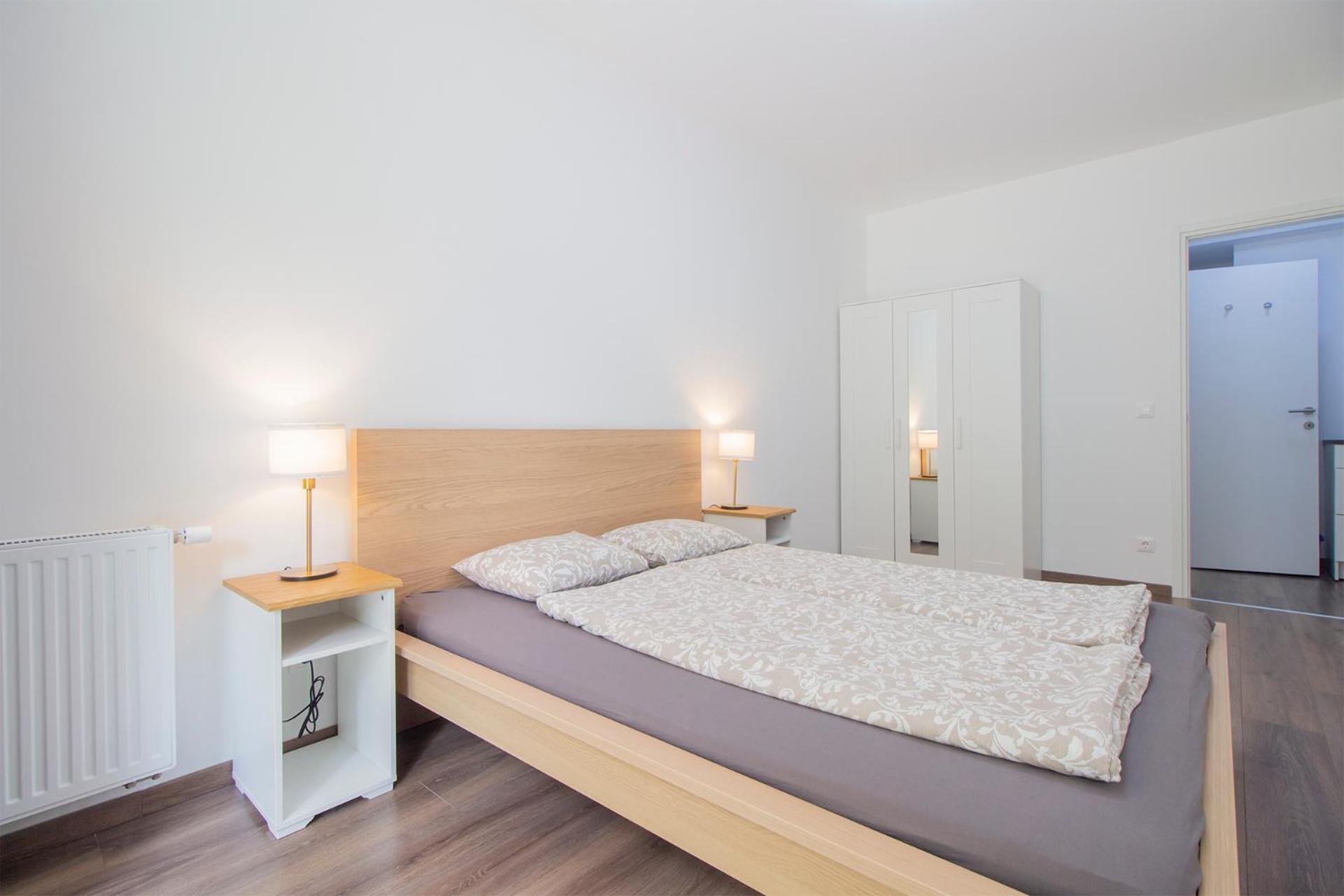 Corvin Modern Two Bedroom Apartment FREE PARKING view 2