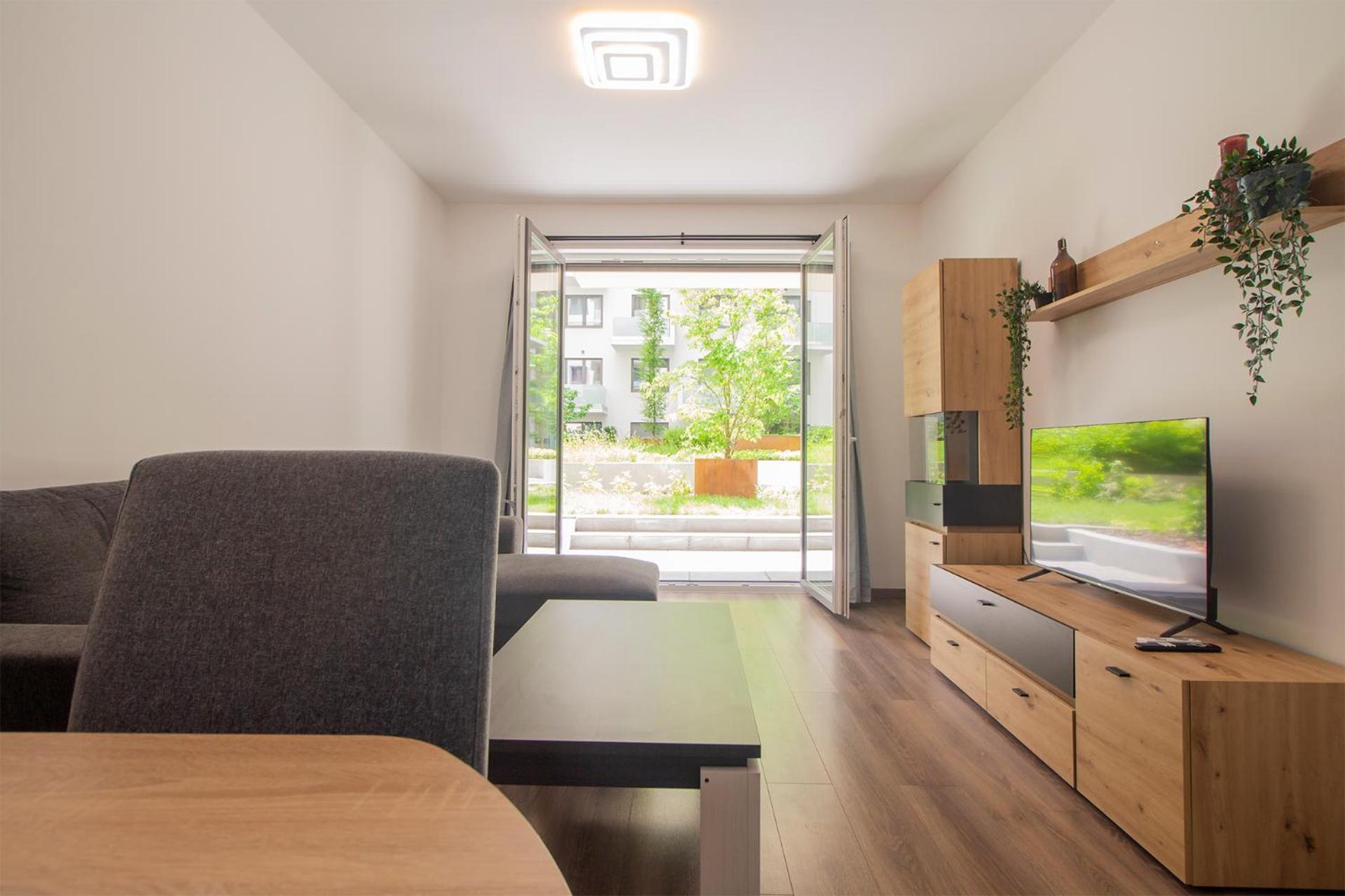 Corvin Modern Two Bedroom Apartment FREE PARKING view 5