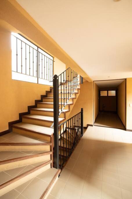 Comfortable 2 bedroom apartment, conveniently located