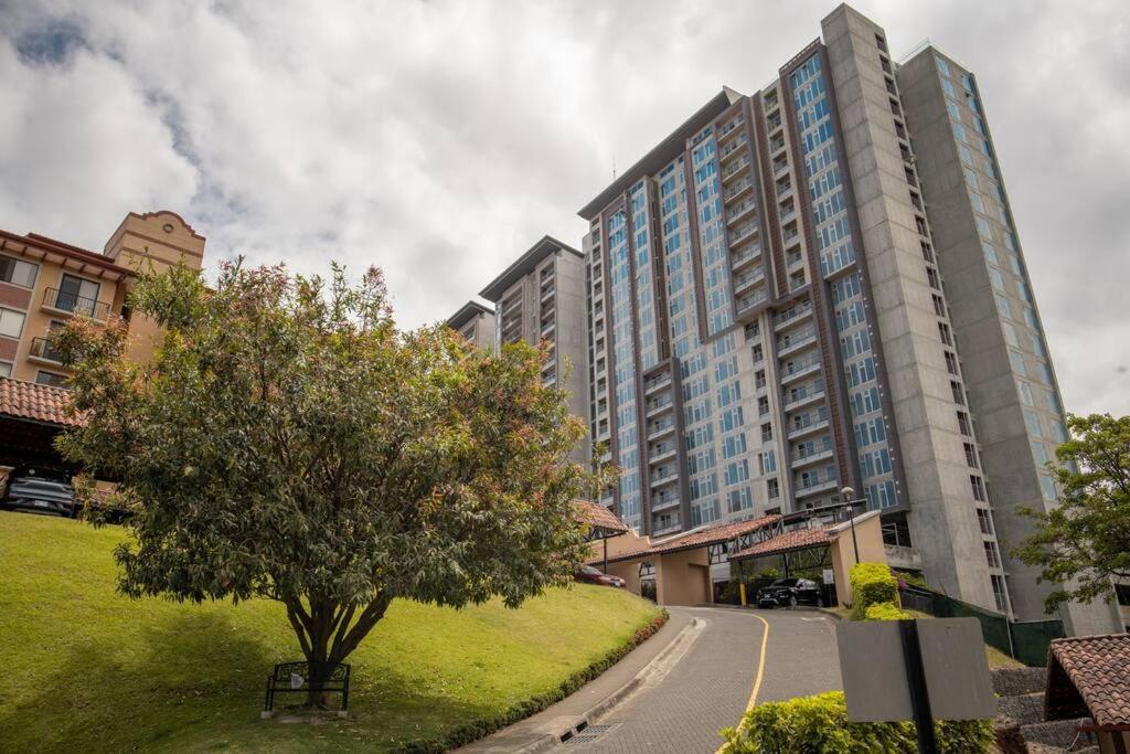 Comfortable 2 bedroom apartment, conveniently located
