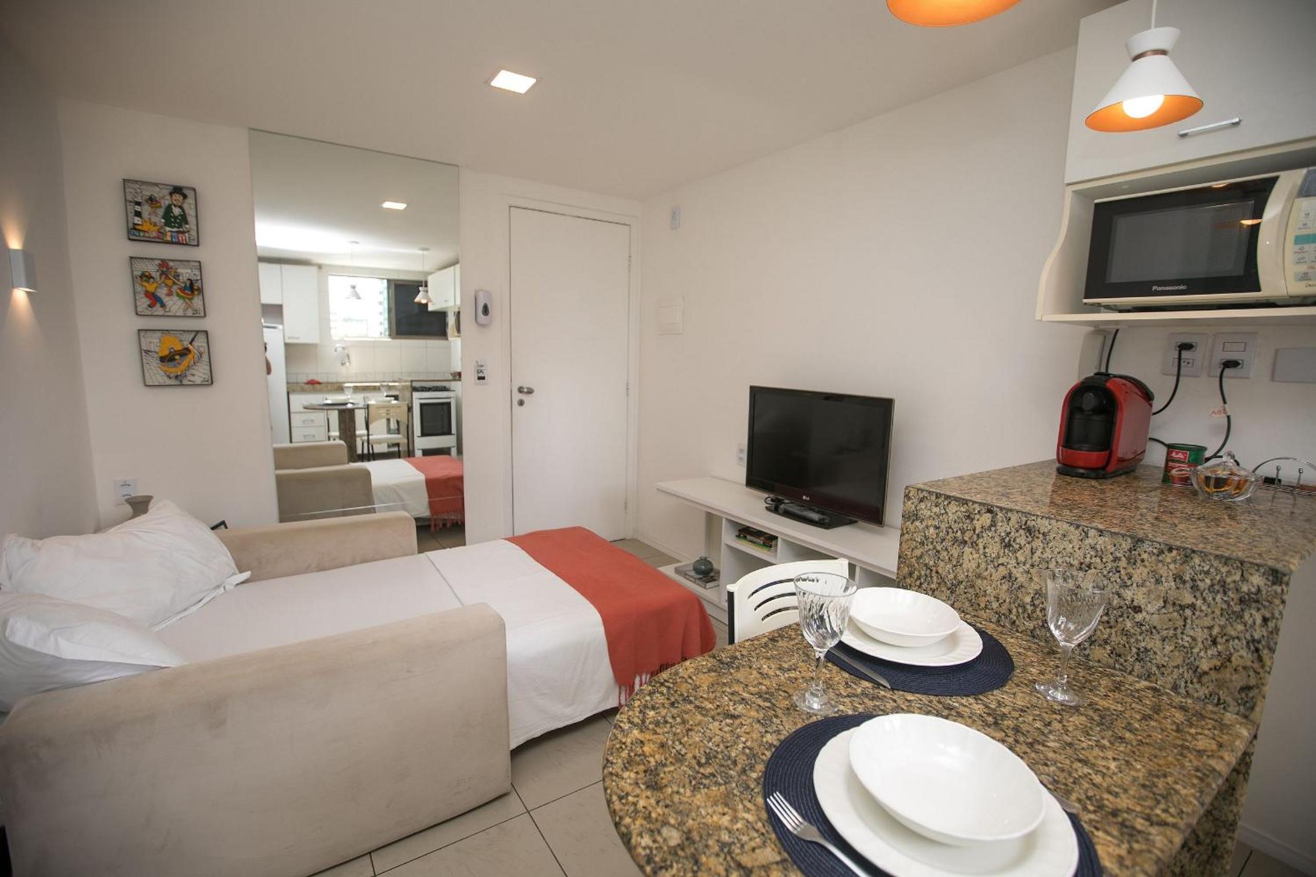 Flat Quarto e Sala, 400 metros da Praia de Boa Viagem, com Piscina, Wi-Fi 220Mbps