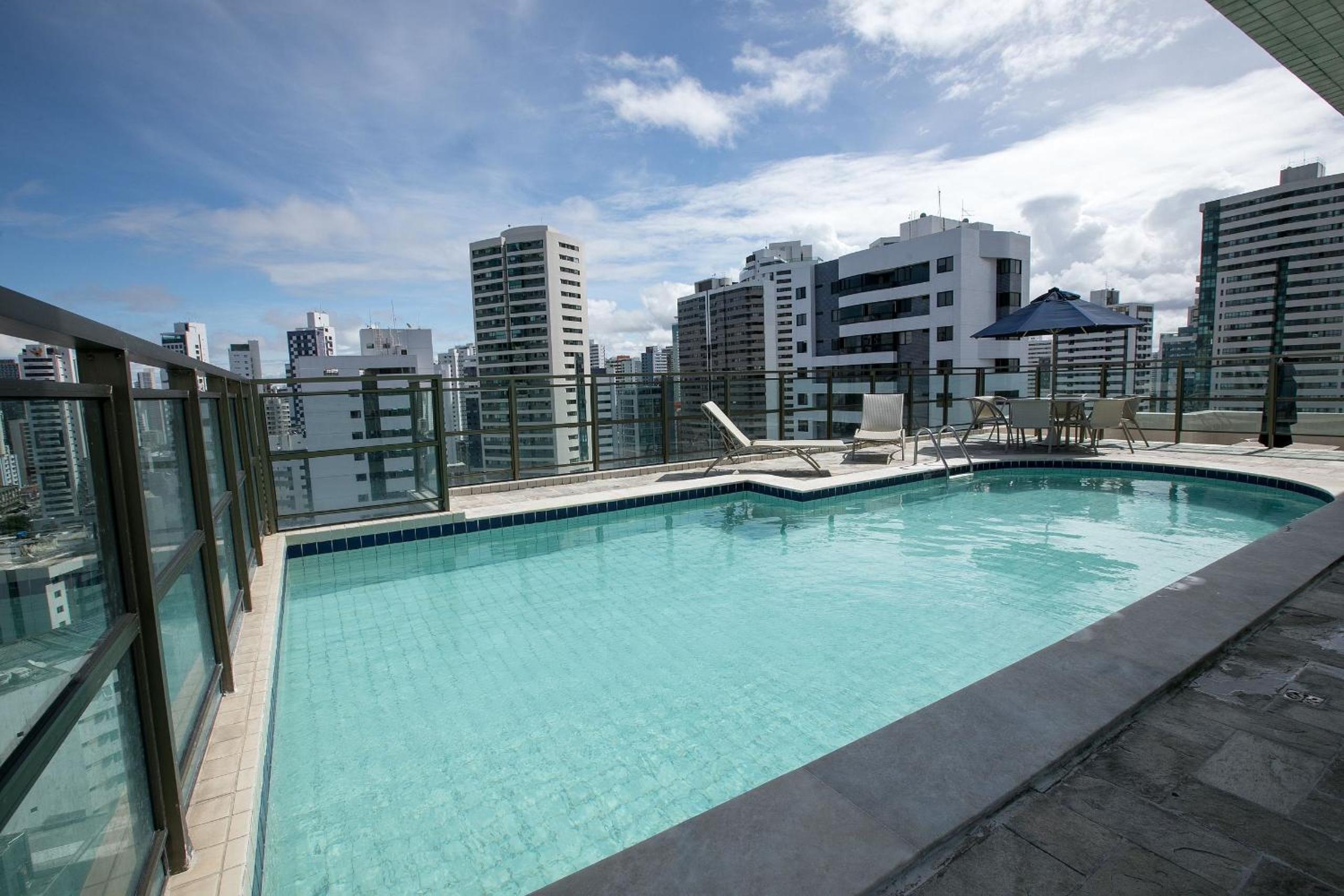 Flat Quarto e Sala, 400 metros da Praia de Boa Viagem, com Piscina, Wi-Fi 220Mbps
