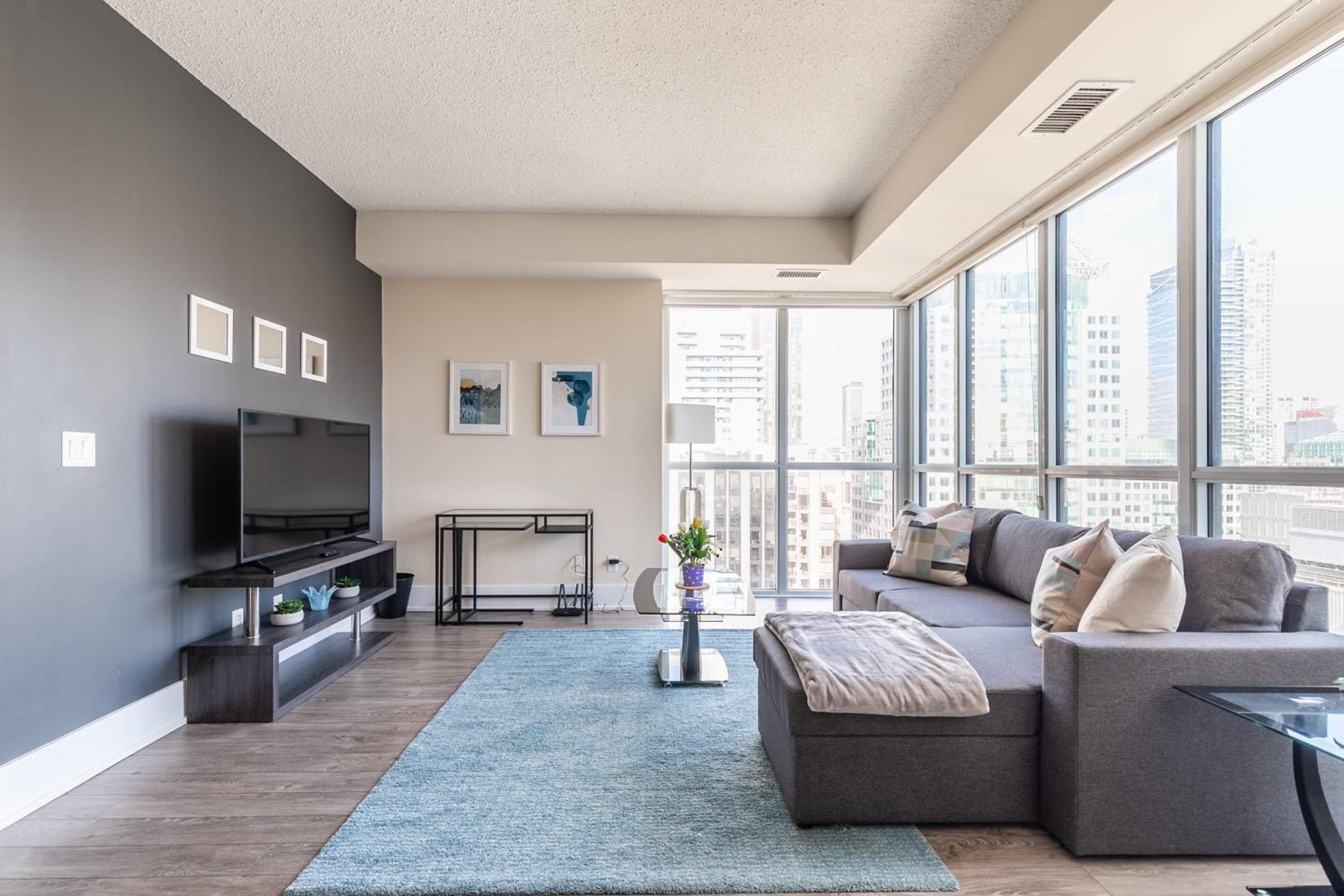 Luxury 1BR Condo - King Bed - Stunning City View