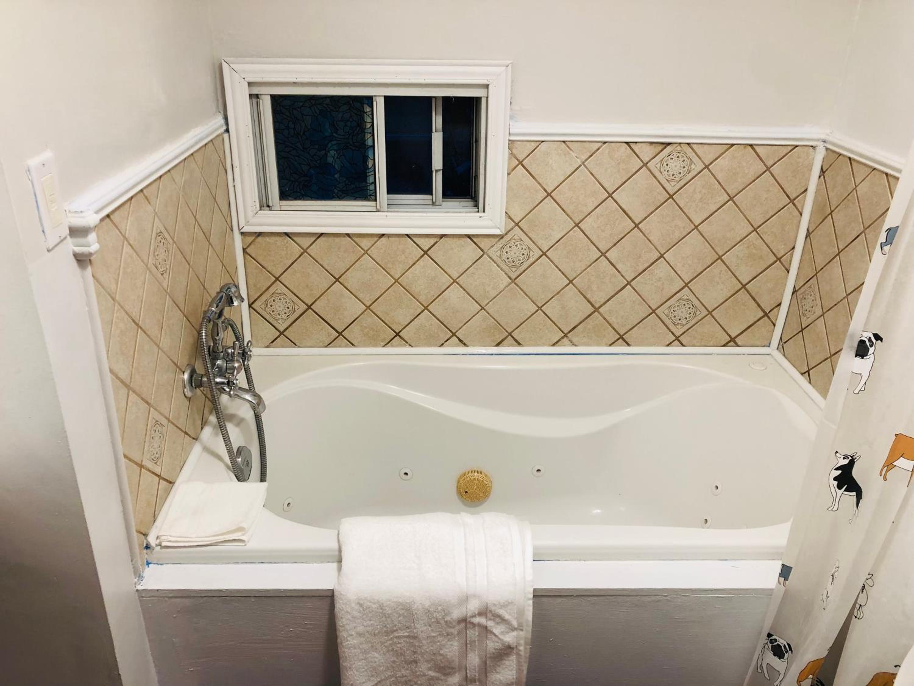 Cornwall Vacations - Entire detached 3-bedrooms cute home in Cornwall area - Property Image 6