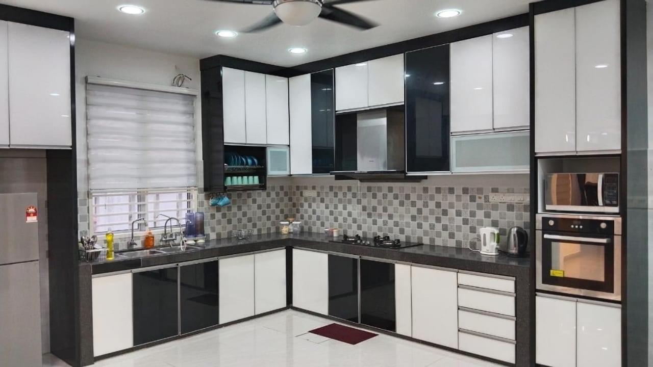 Mysha KLIA F1 Homestay with pool,WiFi , Netflix, photo 11