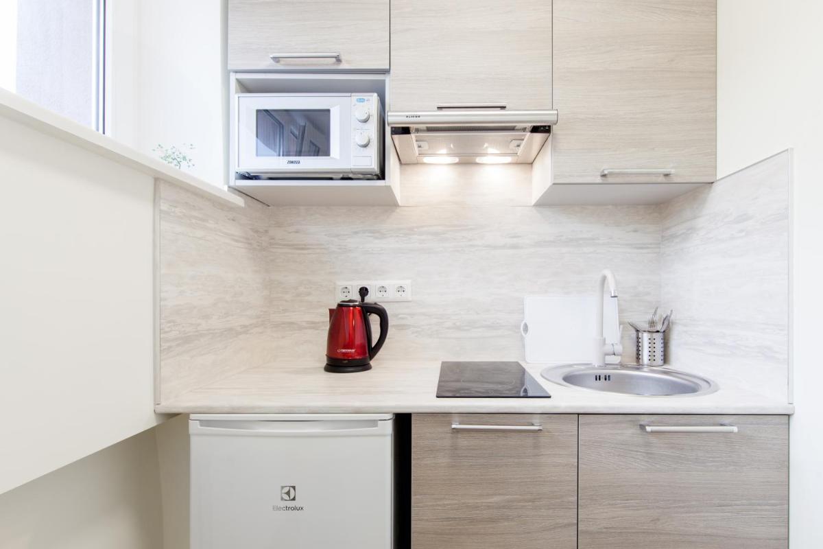 Bright Apartment near Bus Statioon view 5