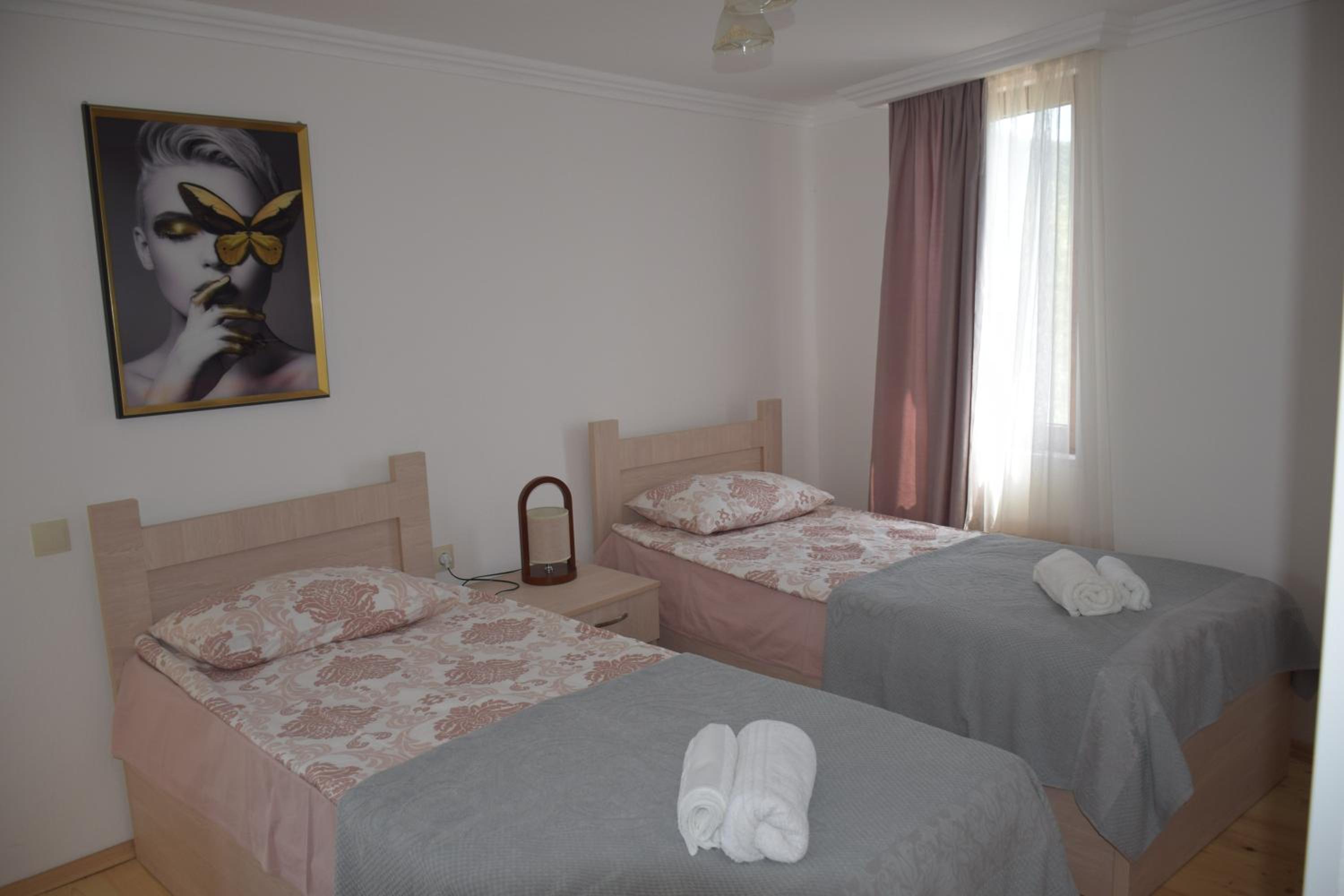 Photo 33