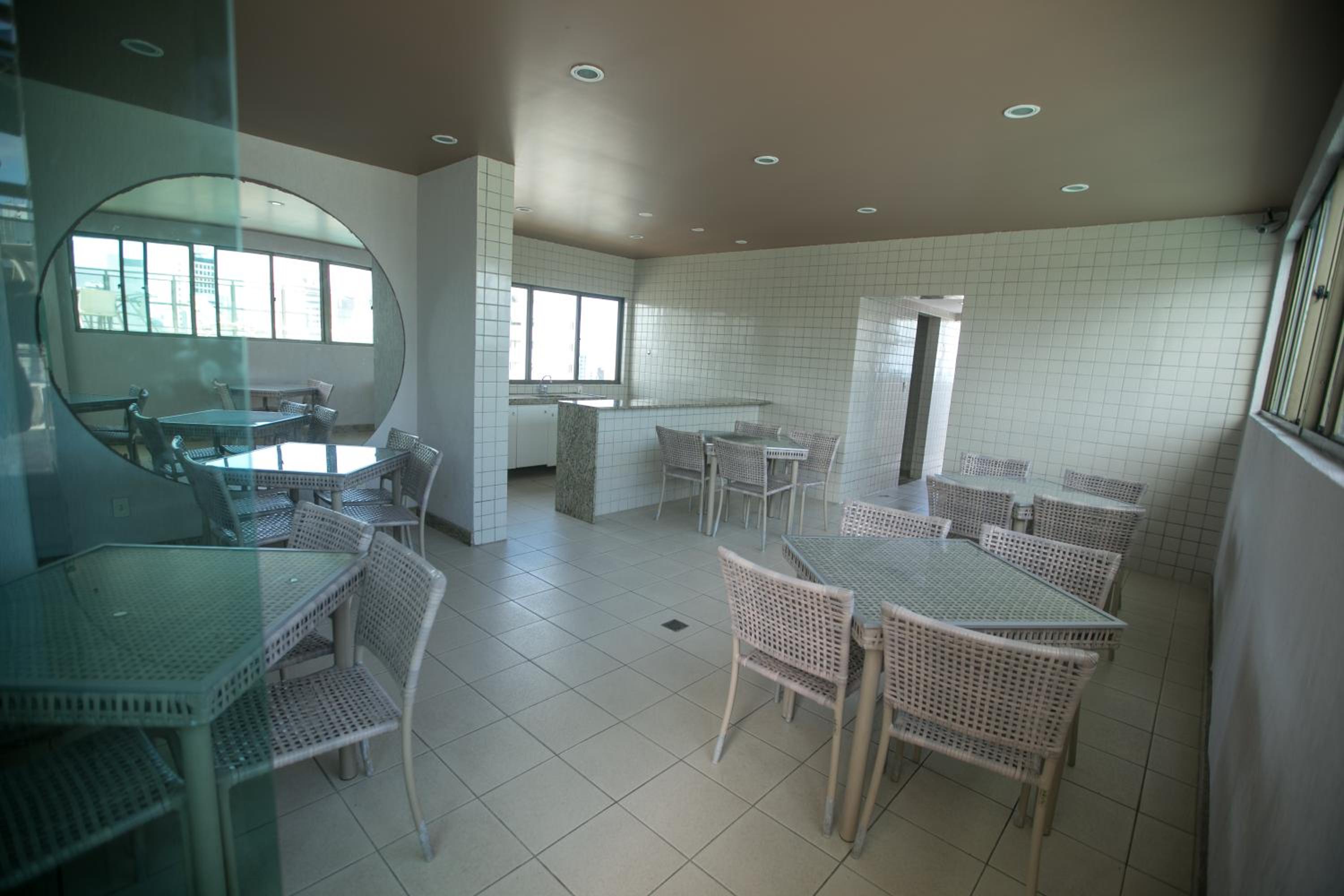 Flat Quarto e Sala, 400 metros da Praia de Boa Viagem, com Piscina, Wi-Fi 220Mbps