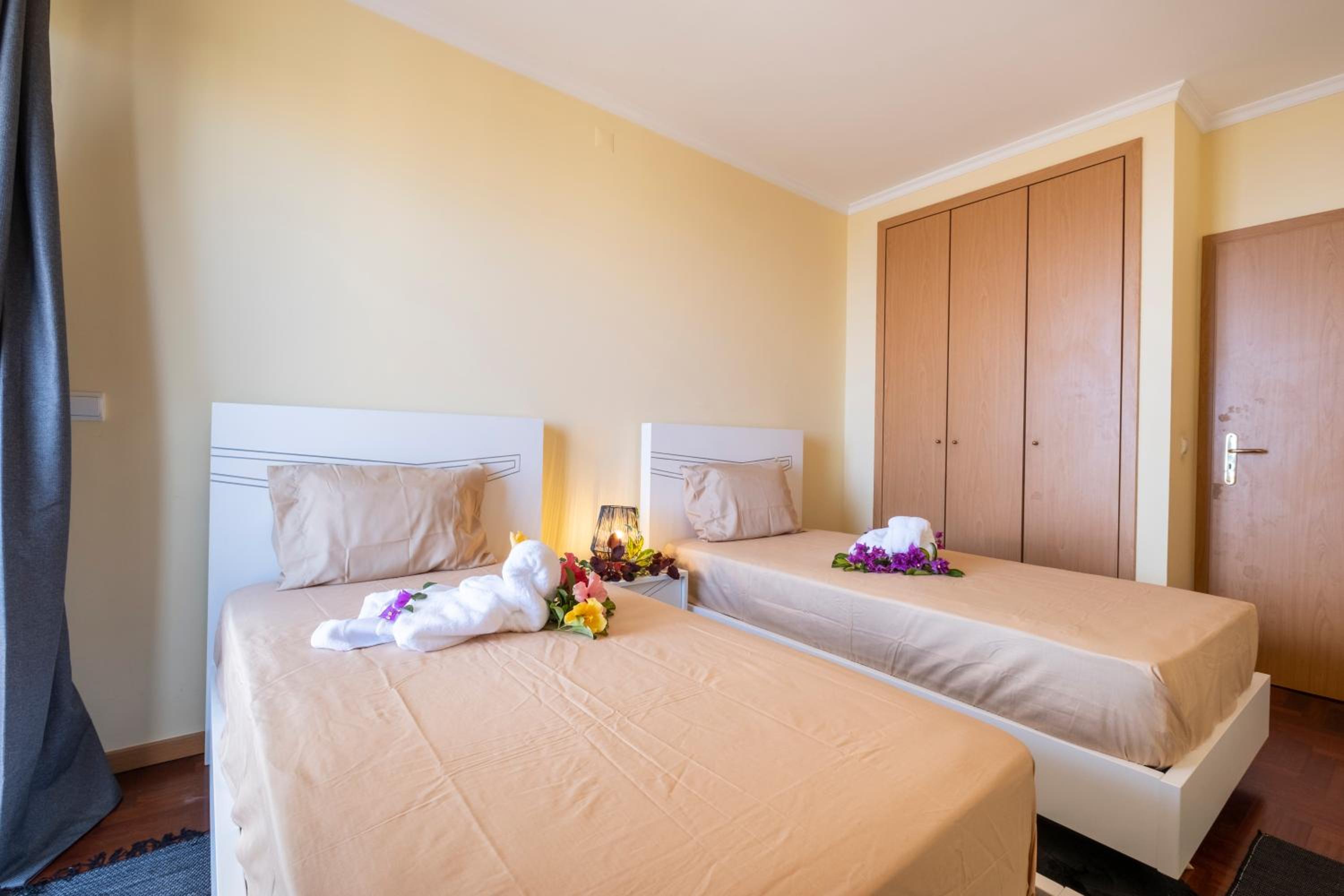 Gracy Apartment at Garajau view 3