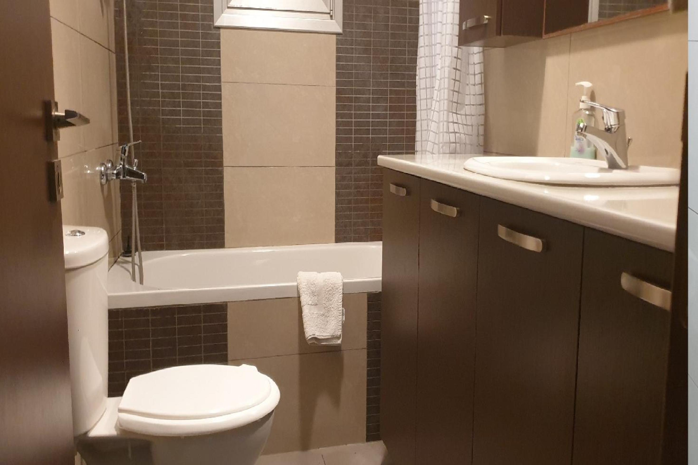 SUPERLA LUXURY APARTMENT (BREAKBOOKING-CY) view 4