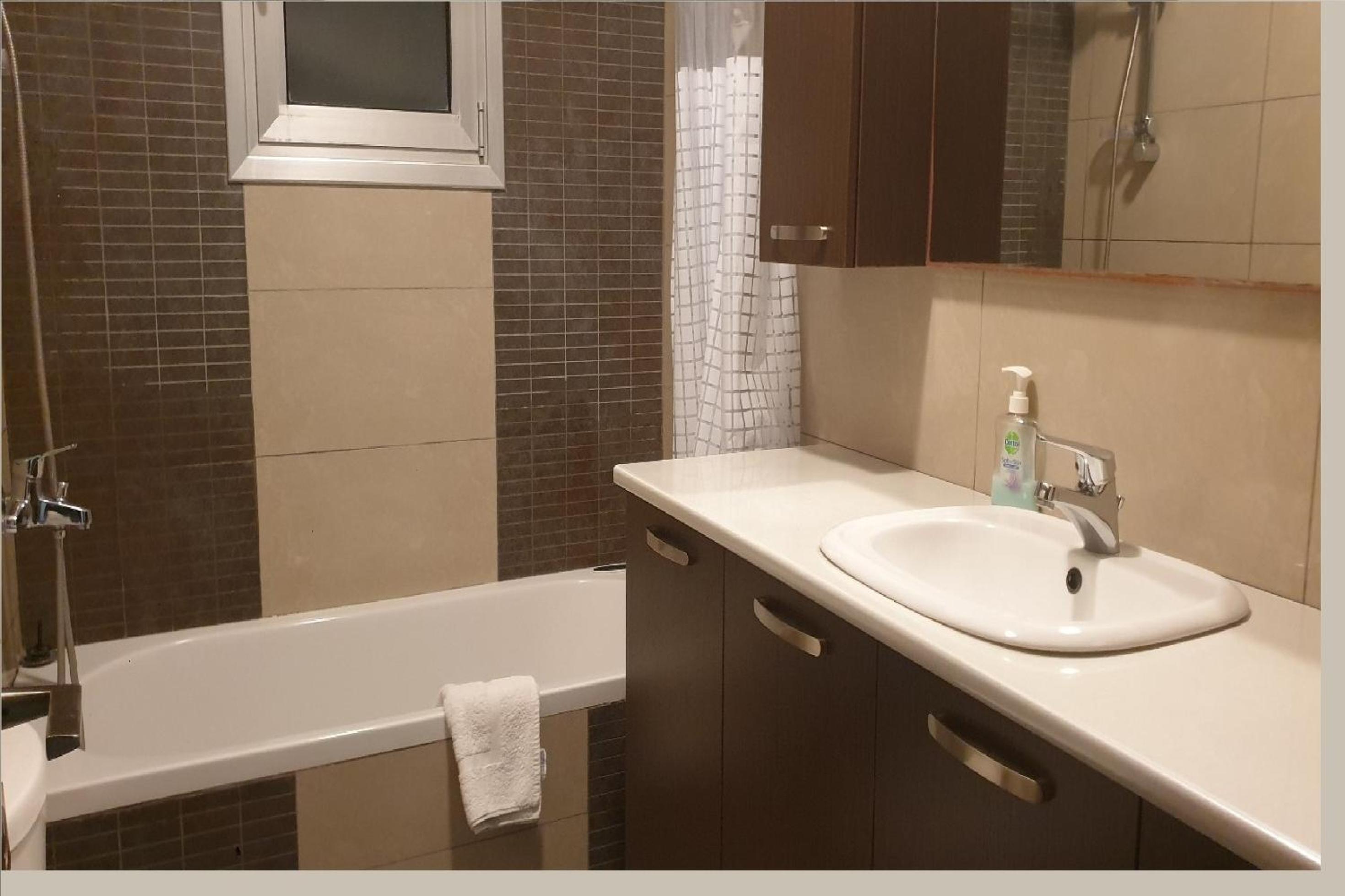 SUPERLA LUXURY APARTMENT (BREAKBOOKING-CY) view 5
