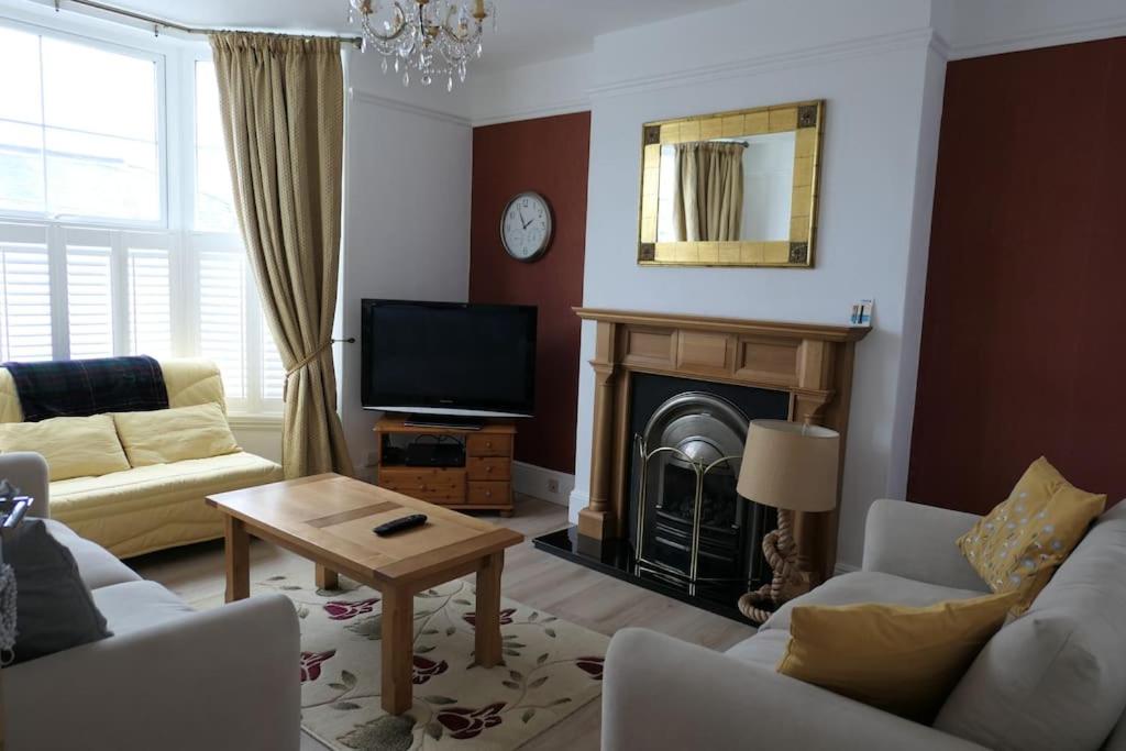 Spacious first floor family flat, Sea view view 3