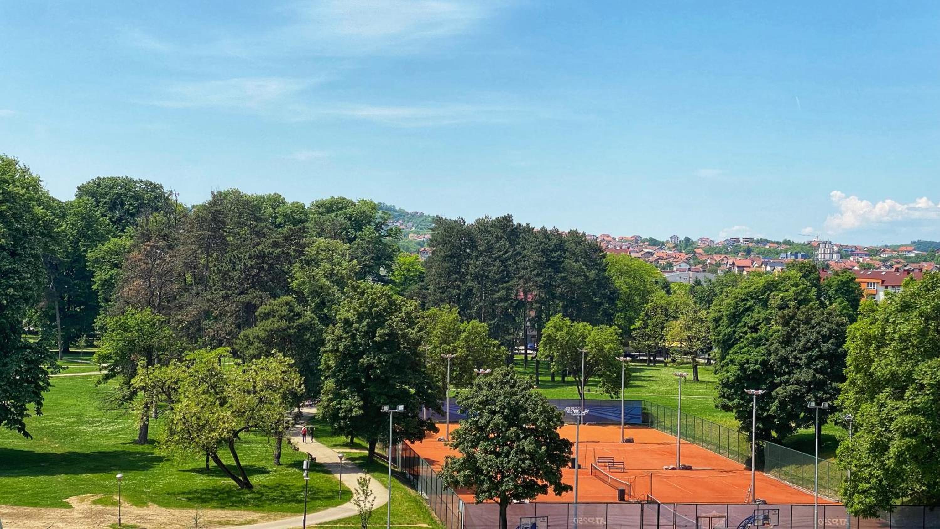 Park & Play