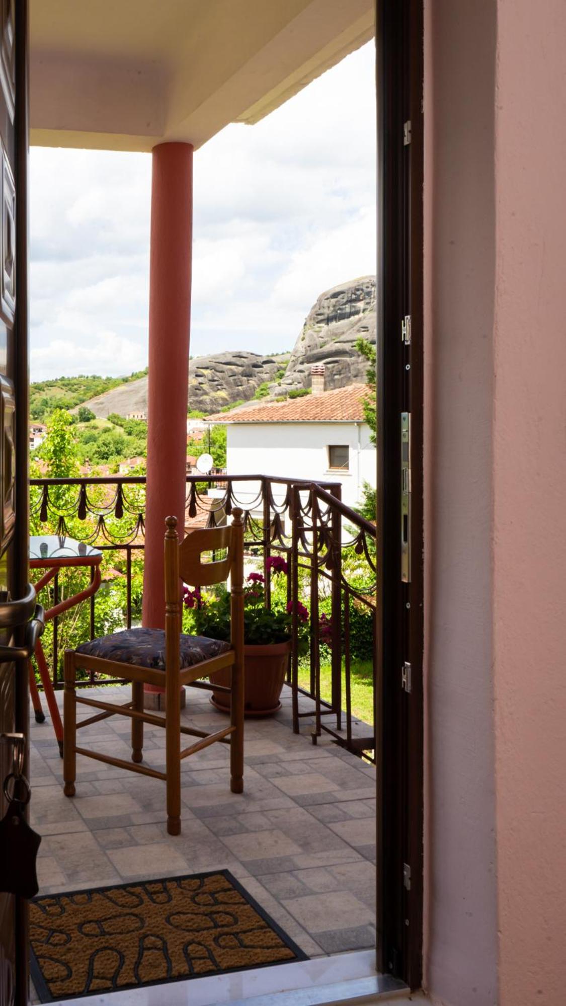 Fani's House Under Meteora