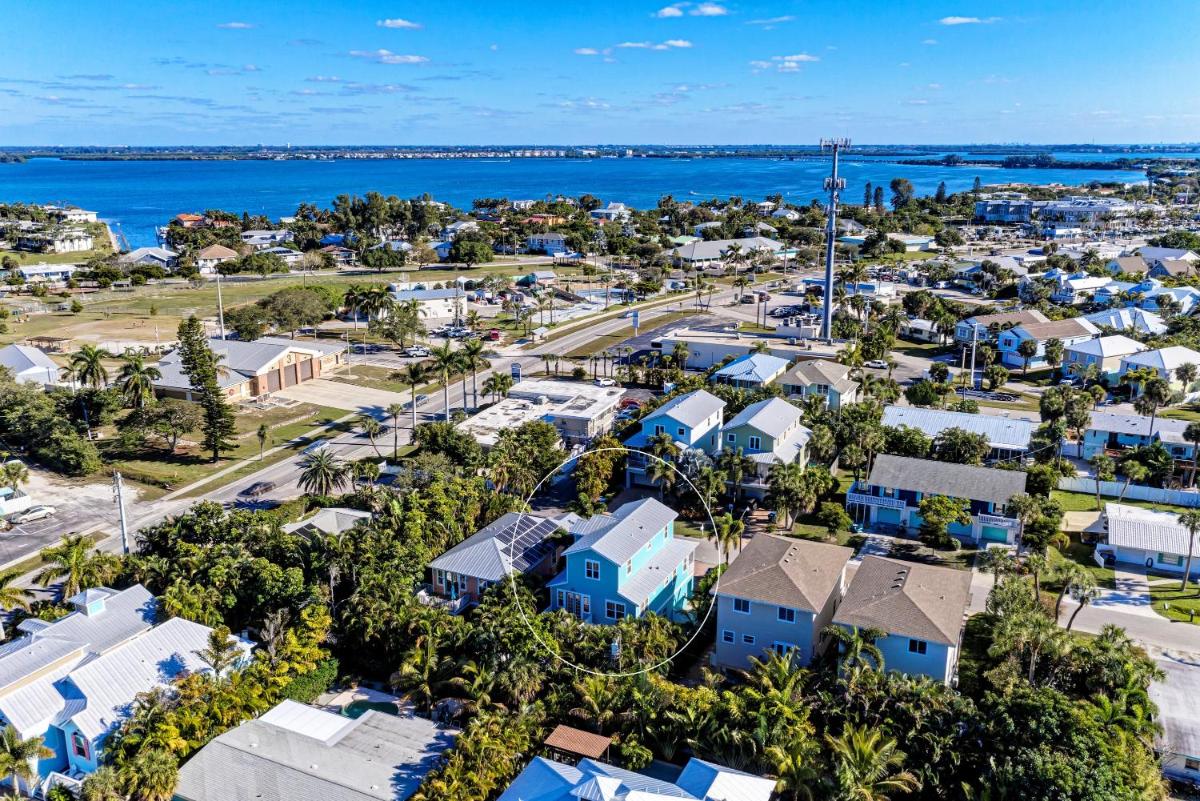 Crosswind Cottage managed by Beach Retreats view 5