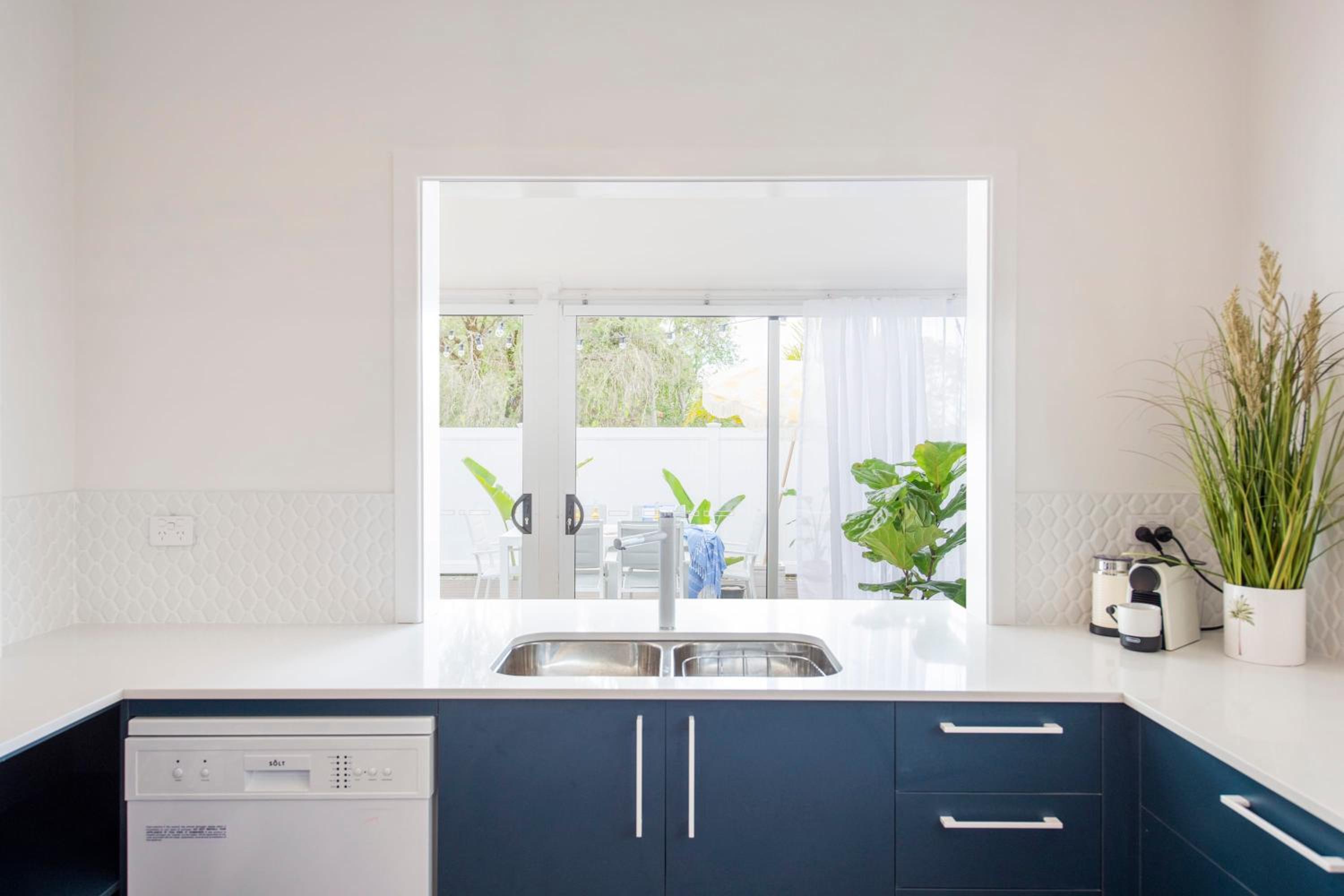 Sea Breeze Cottage - oceanstays