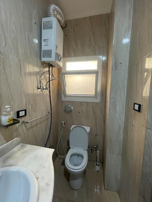 Large 3 bedrooms apartment