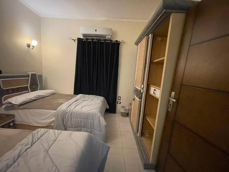 Large 3 bedrooms apartment