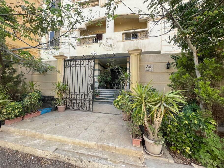 Large 3 bedrooms apartment