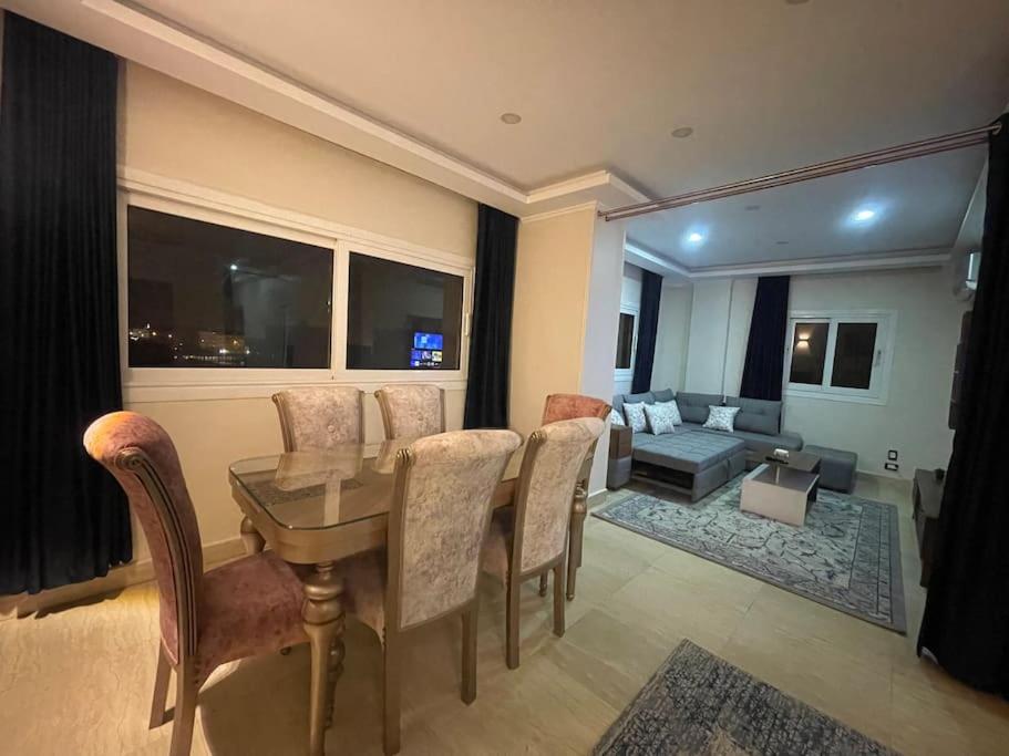 Large 3 bedrooms apartment