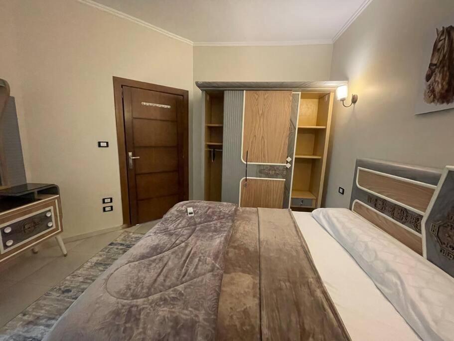 Large 3 bedrooms apartment