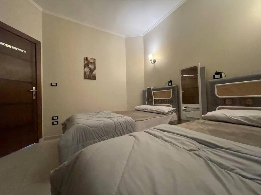 Large 3 bedrooms apartment