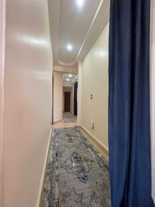 Large 3 bedrooms apartment