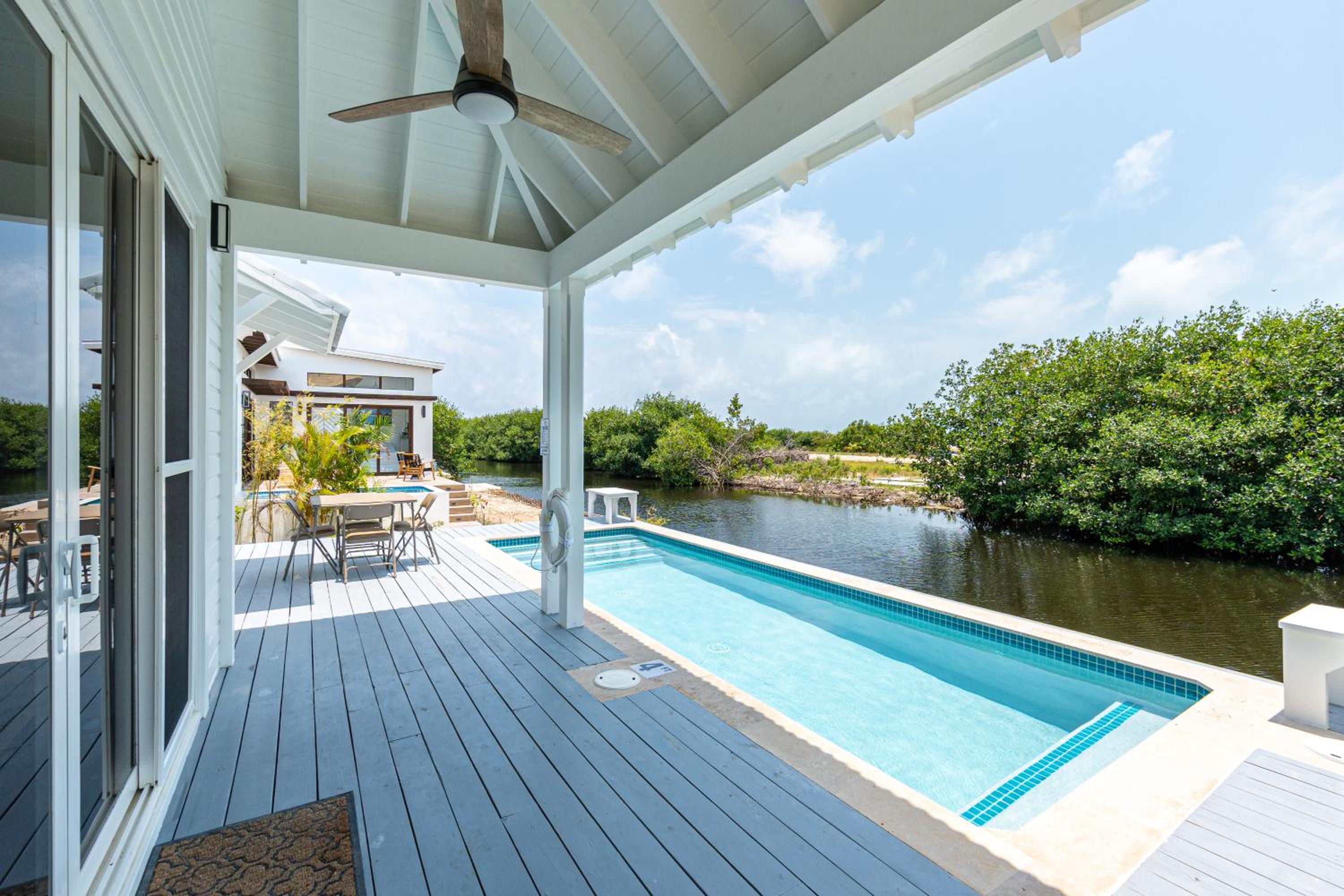 Casa de Luz and Mistico Beach Club plus Boat Shuttle