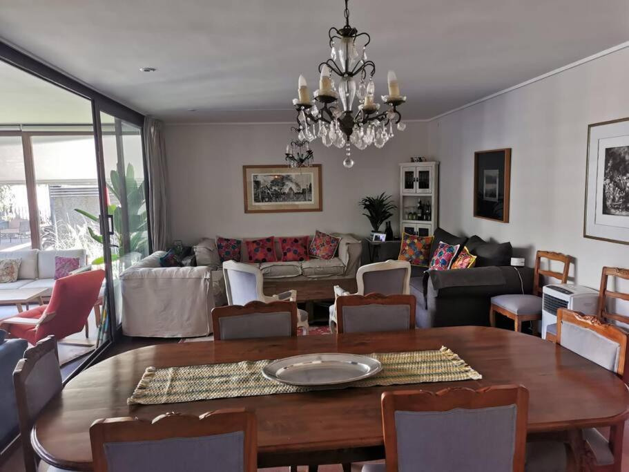 Gran Departamento en Primer Piso + Patio propio