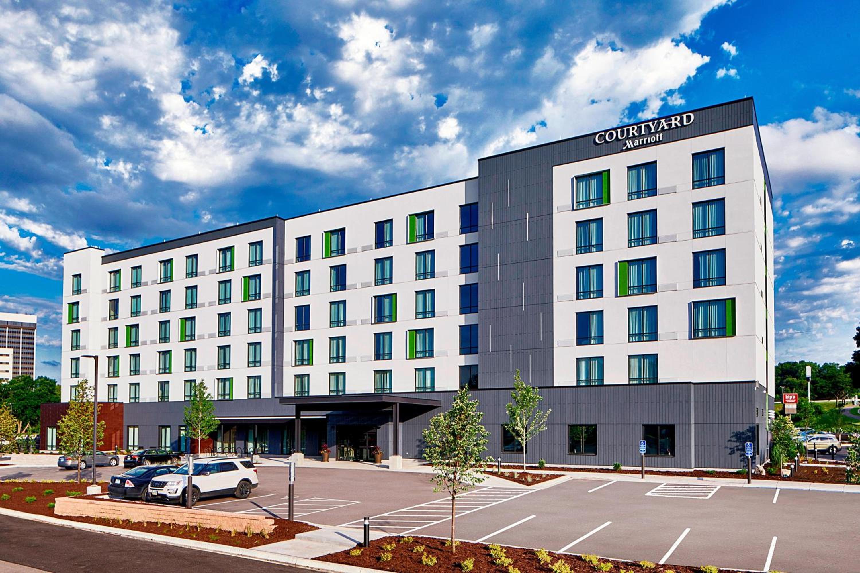 Minneapolis / St Paul Vacations - Courtyard by Marriott Minneapolis West - Property Image 1