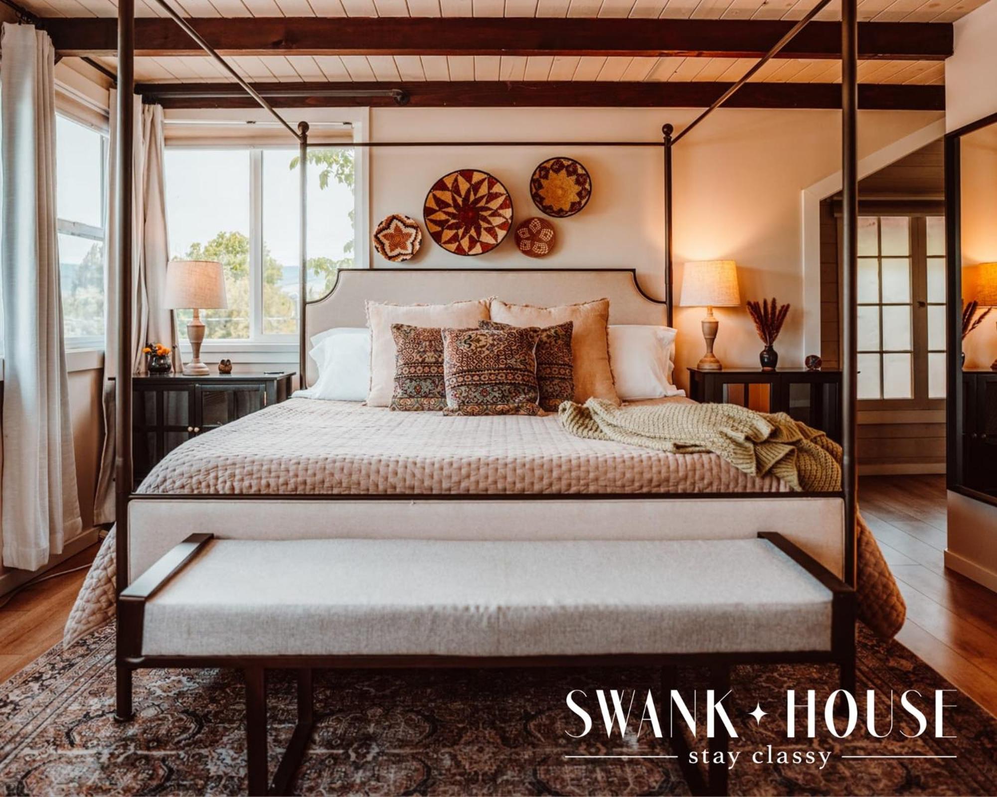 Ashland Vacations - Swank House on Main St in Ashland - Property Image 22