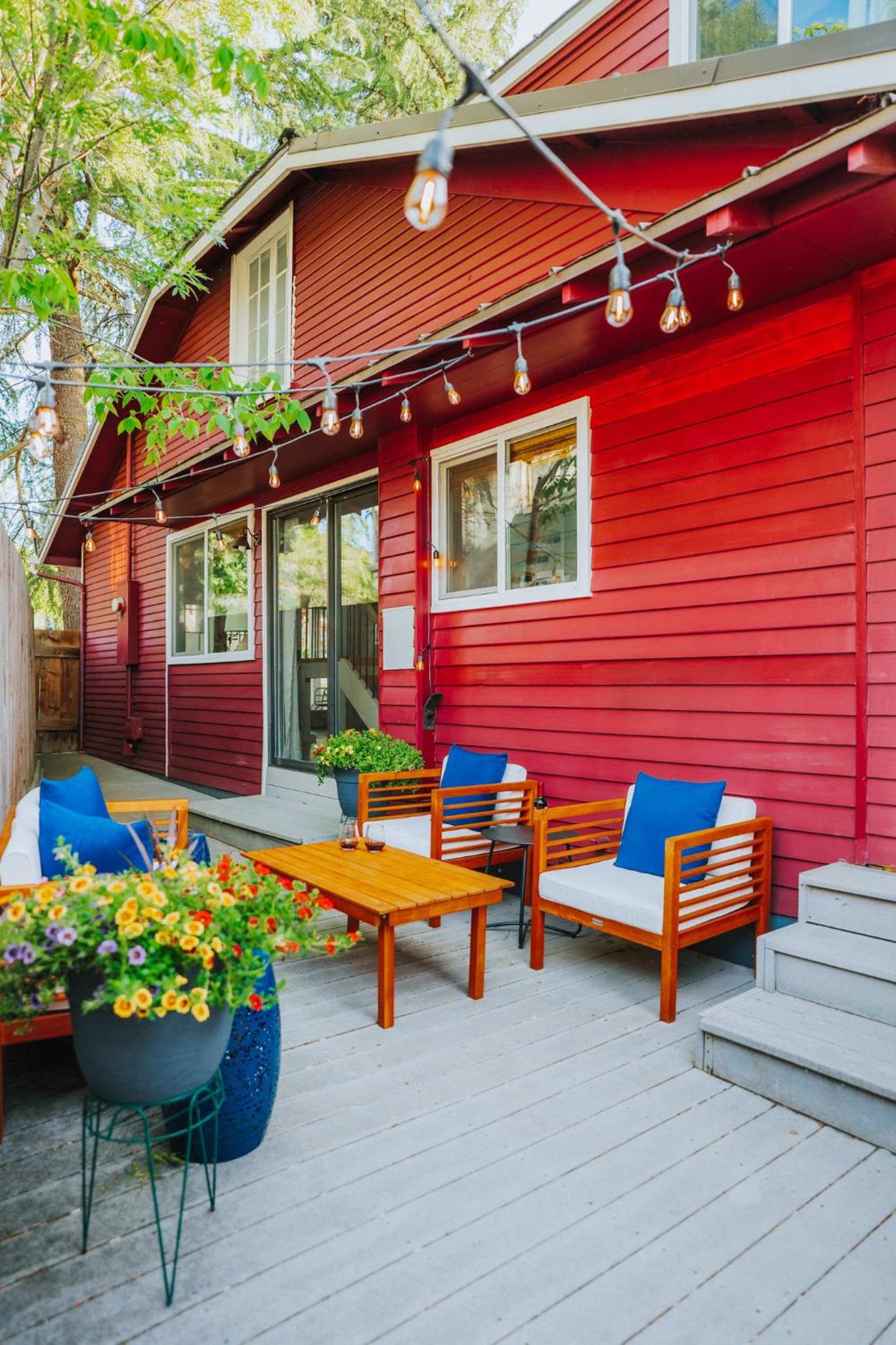 Ashland Vacations - Swank House on Main St in Ashland - Property Image 25