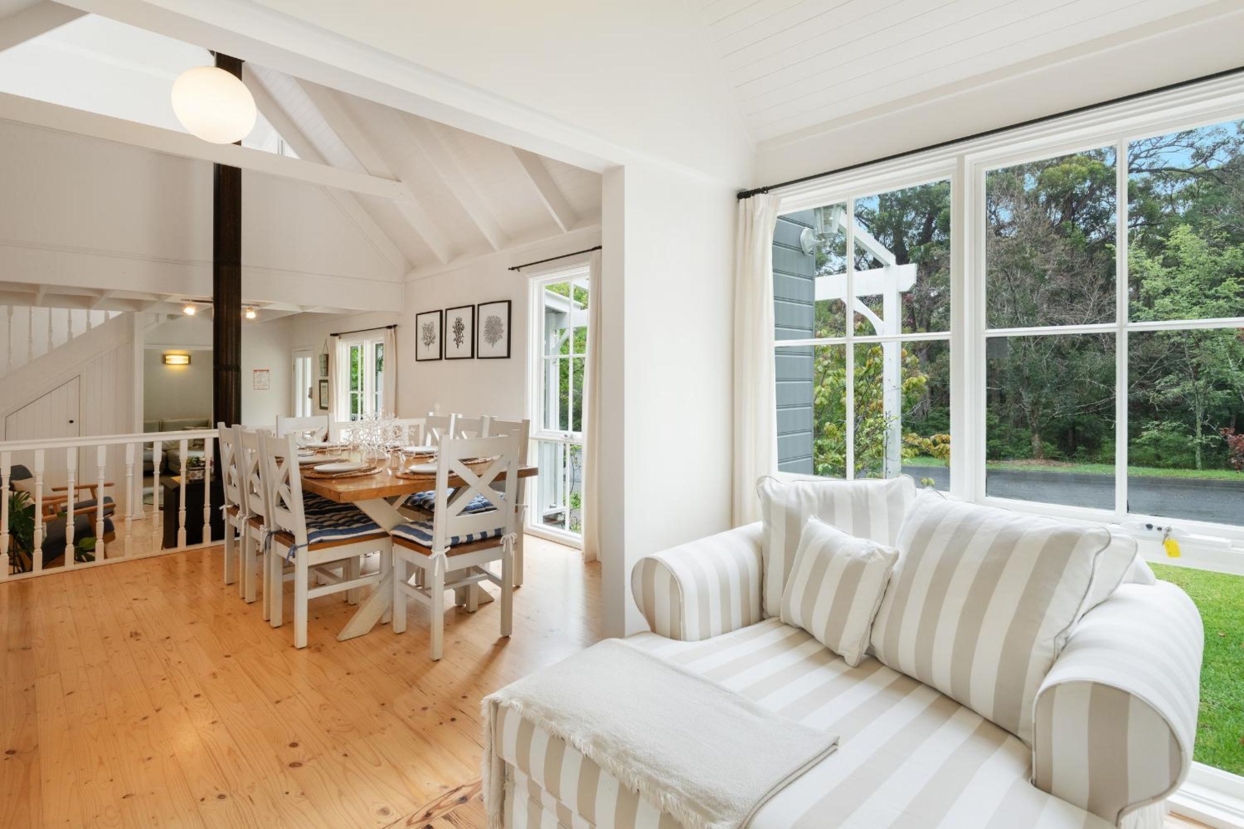 Hamptons charm at Nantucket in Mollymook
