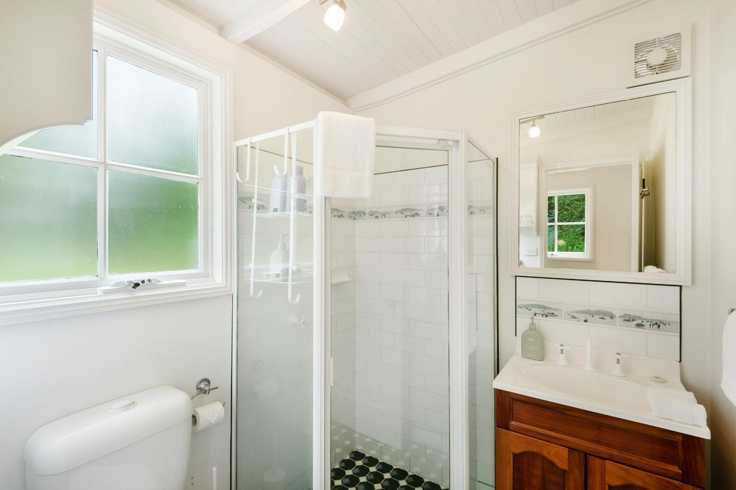 Hamptons charm at Nantucket in Mollymook