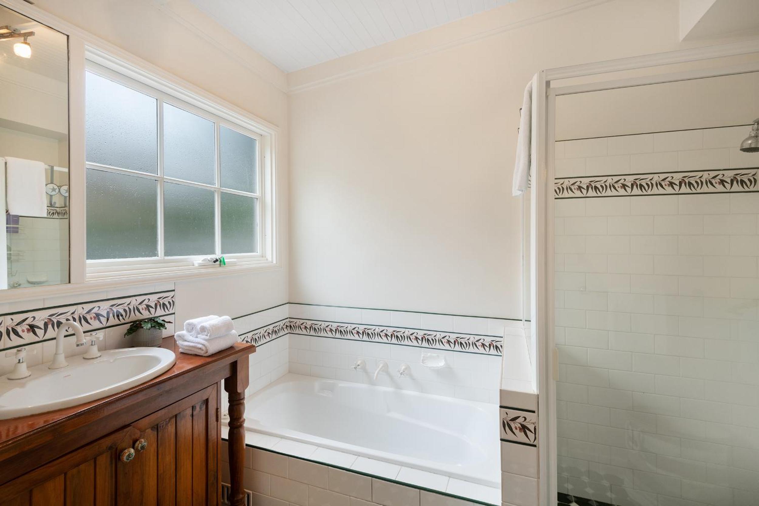 Hamptons charm at Nantucket in Mollymook
