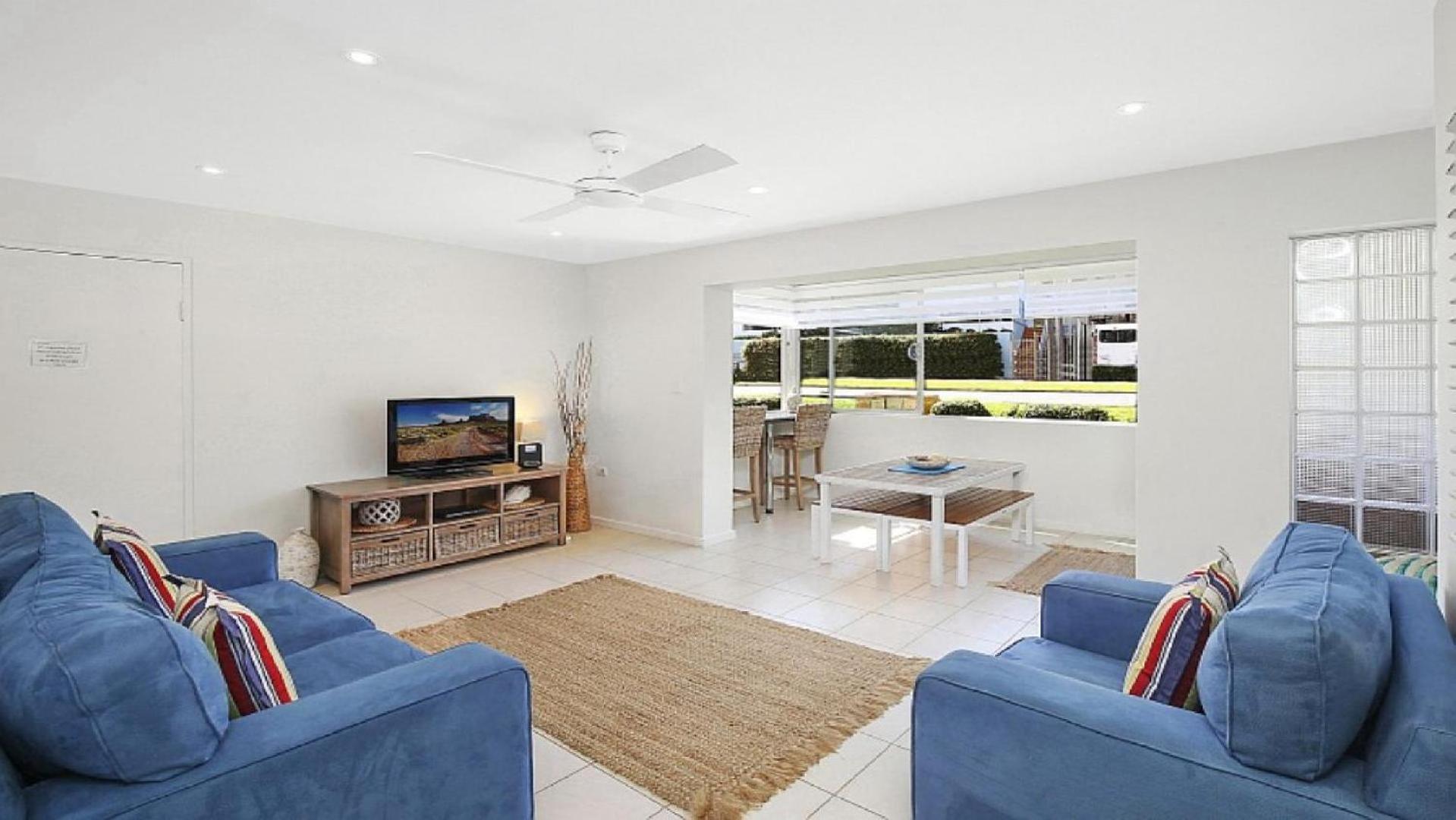 Ashwood 100 Meters To Beach, Shops, Cafes Accom Holidays