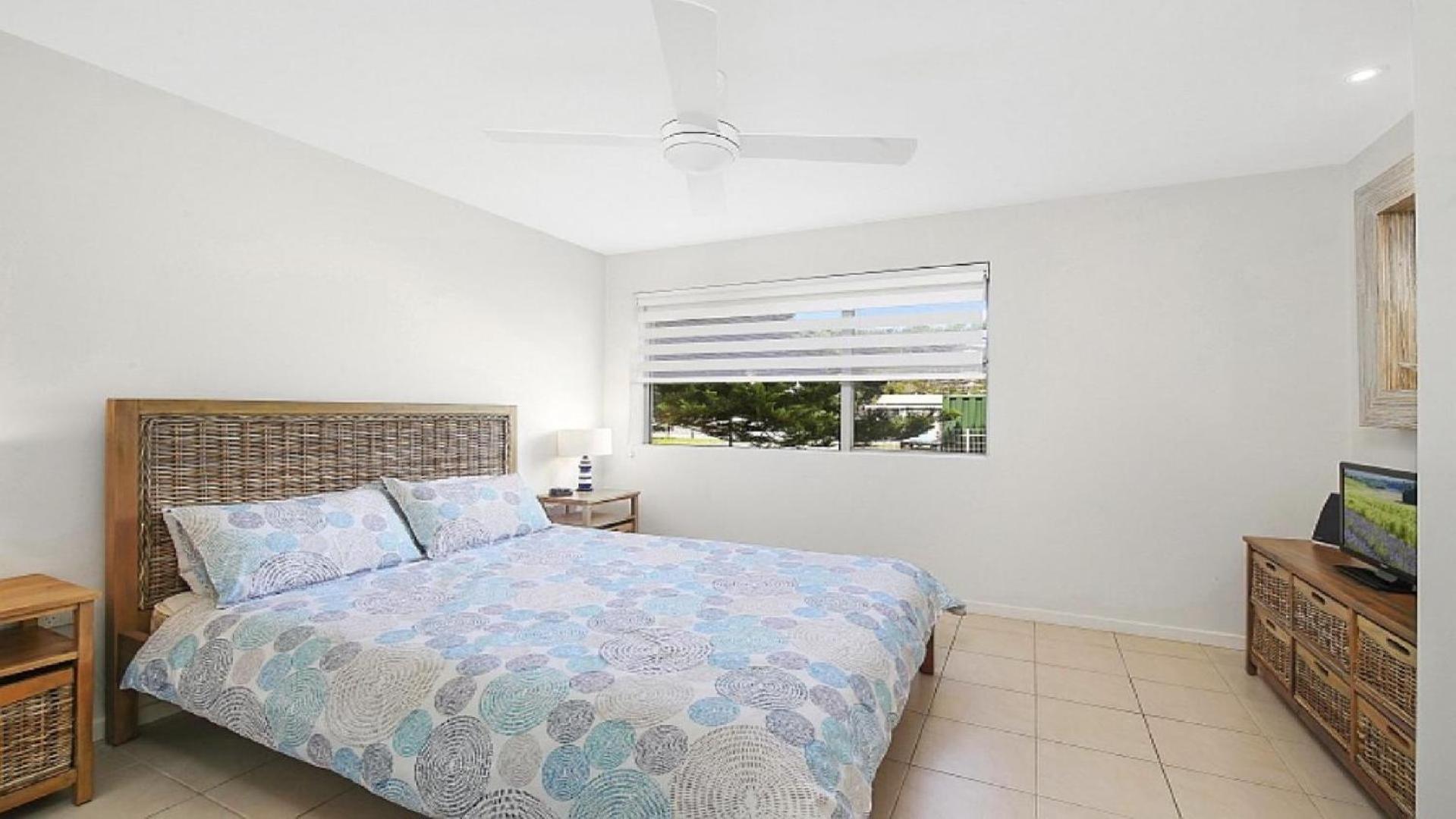 Ashwood 100 Meters To Beach, Shops, Cafes Accom Holidays