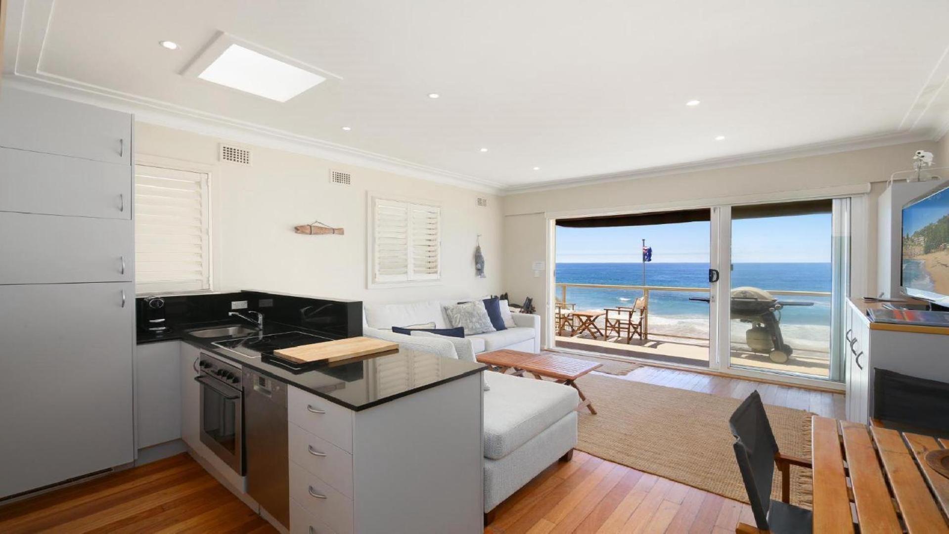 On The Beach #13 Beachfront, Ocean Views Accom Holidays