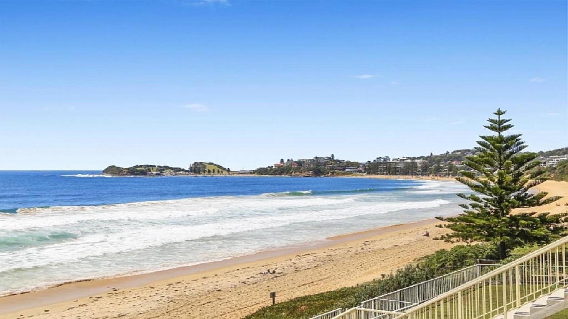 On The Beach #13 Beachfront, Ocean Views Accom Holidays