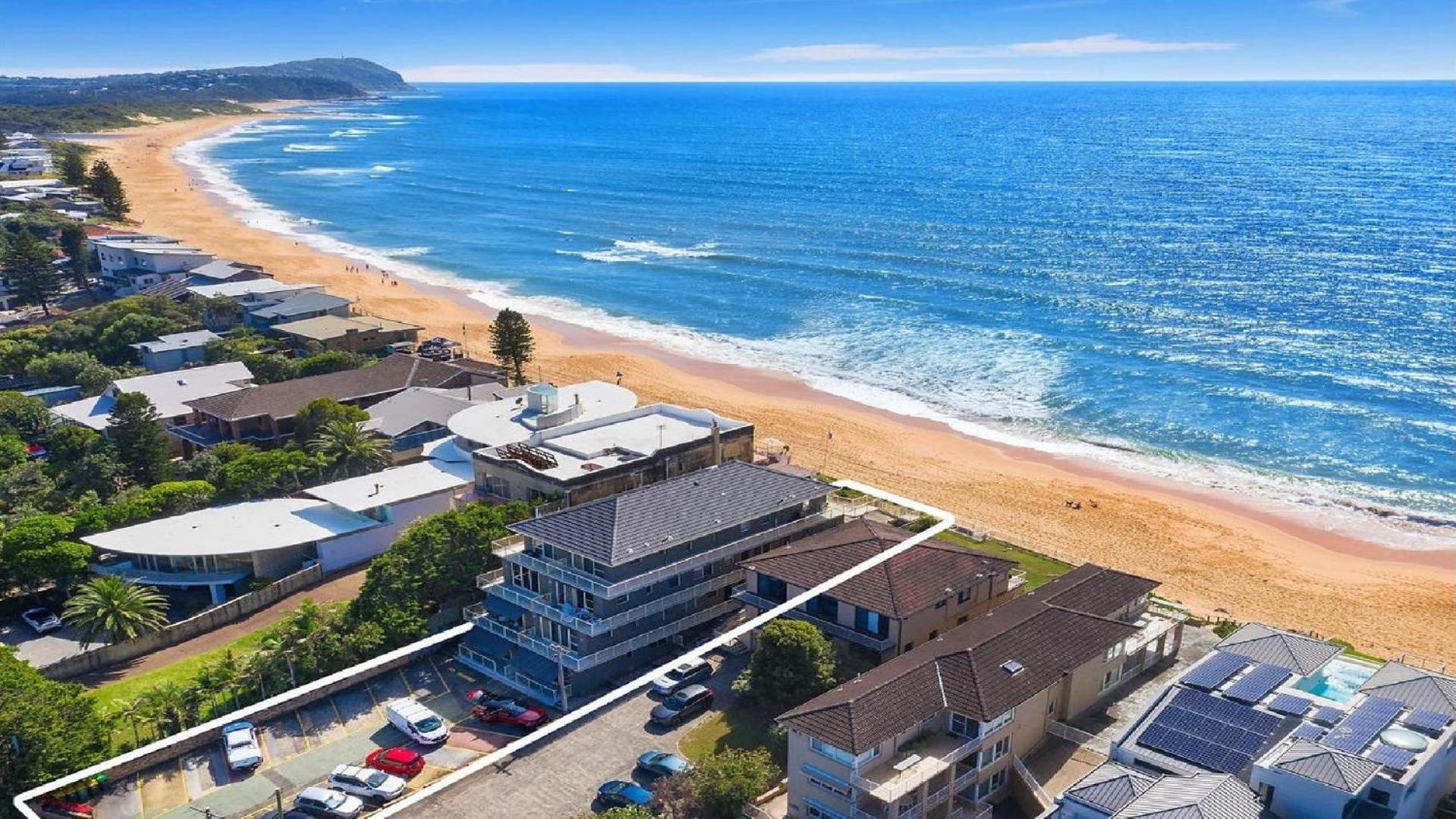 On The Beach #13 Beachfront, Ocean Views Accom Holidays